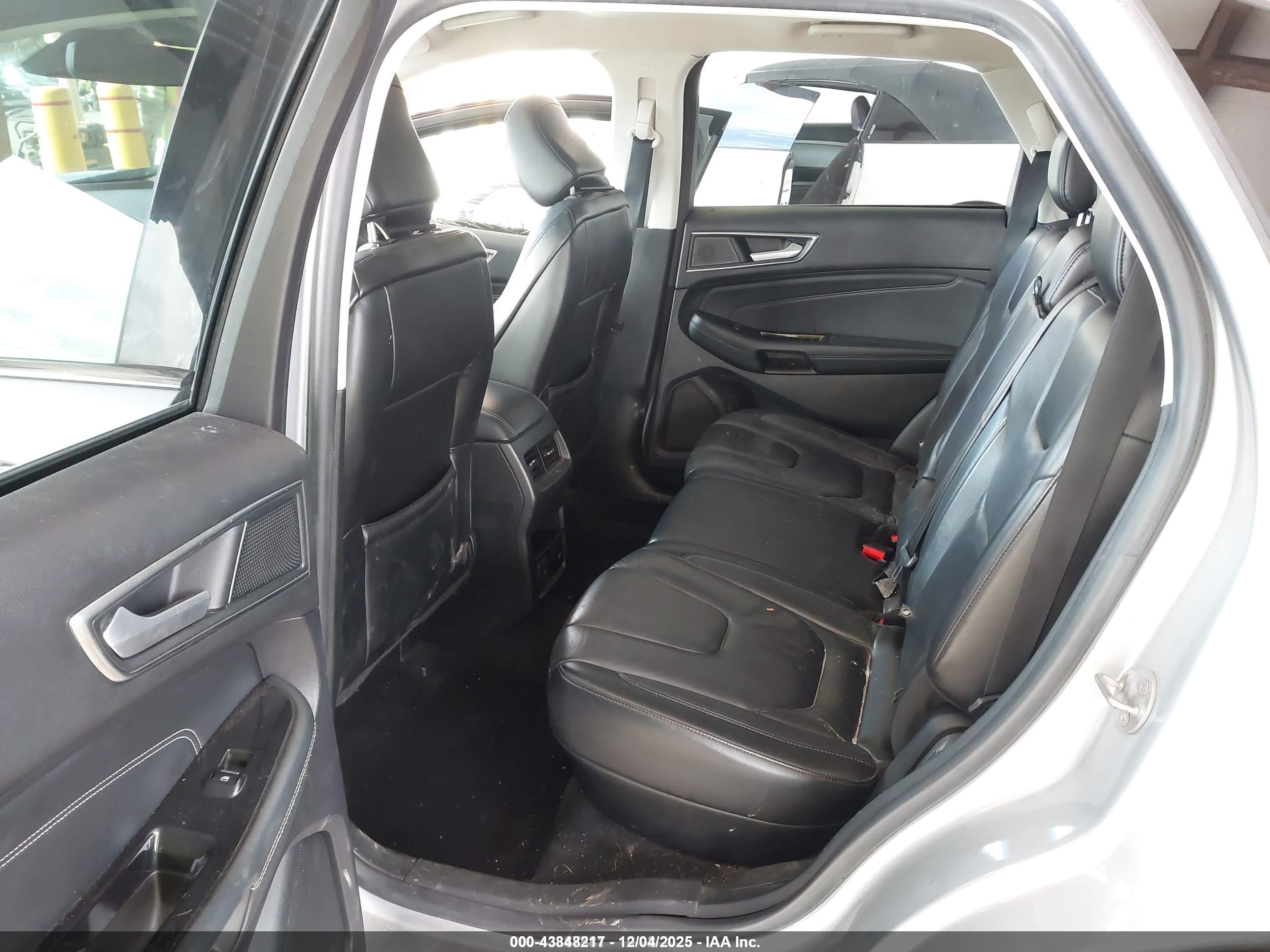 FORD EDGE image 8