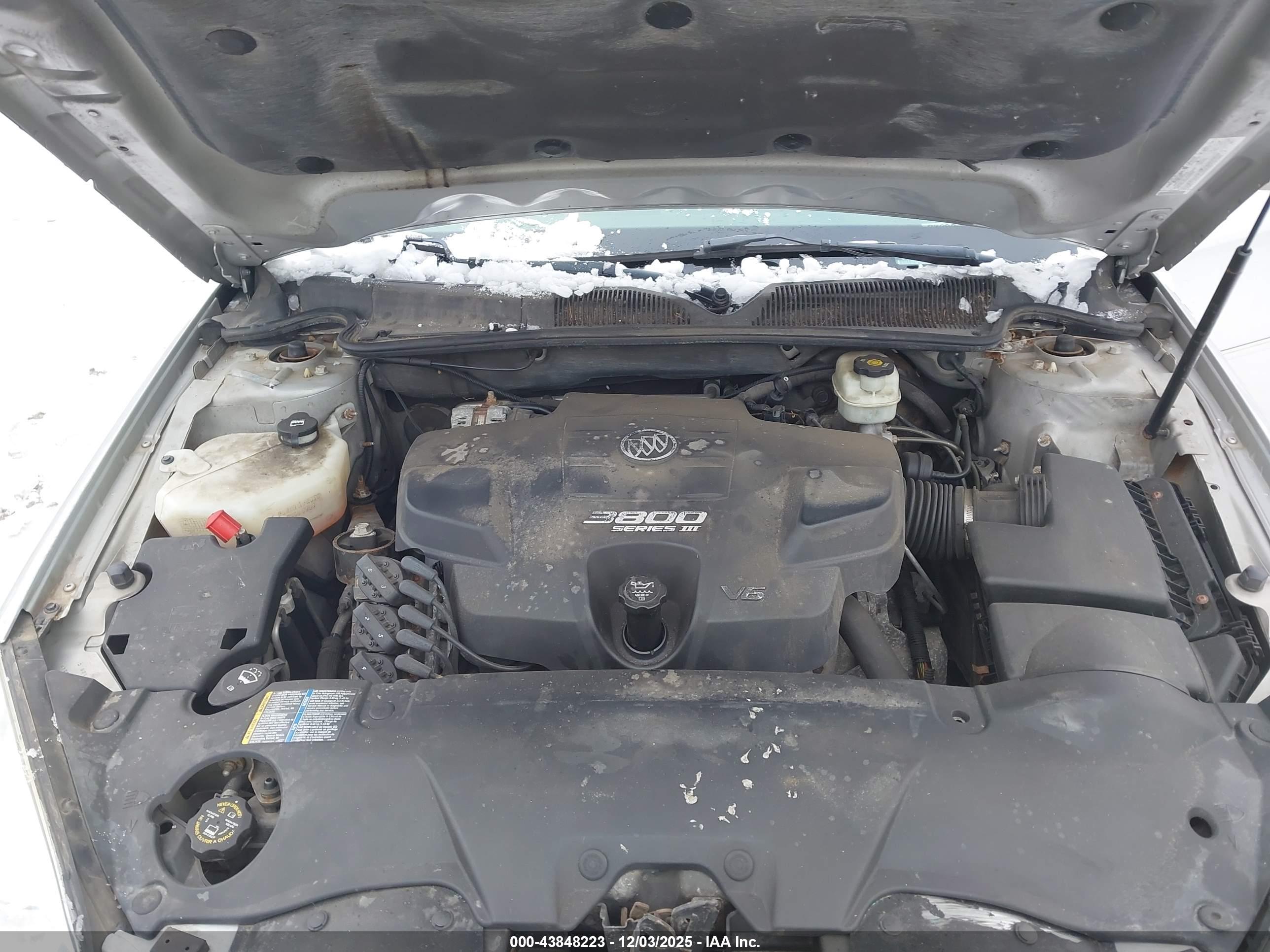 BUICK LUCERNE image 10