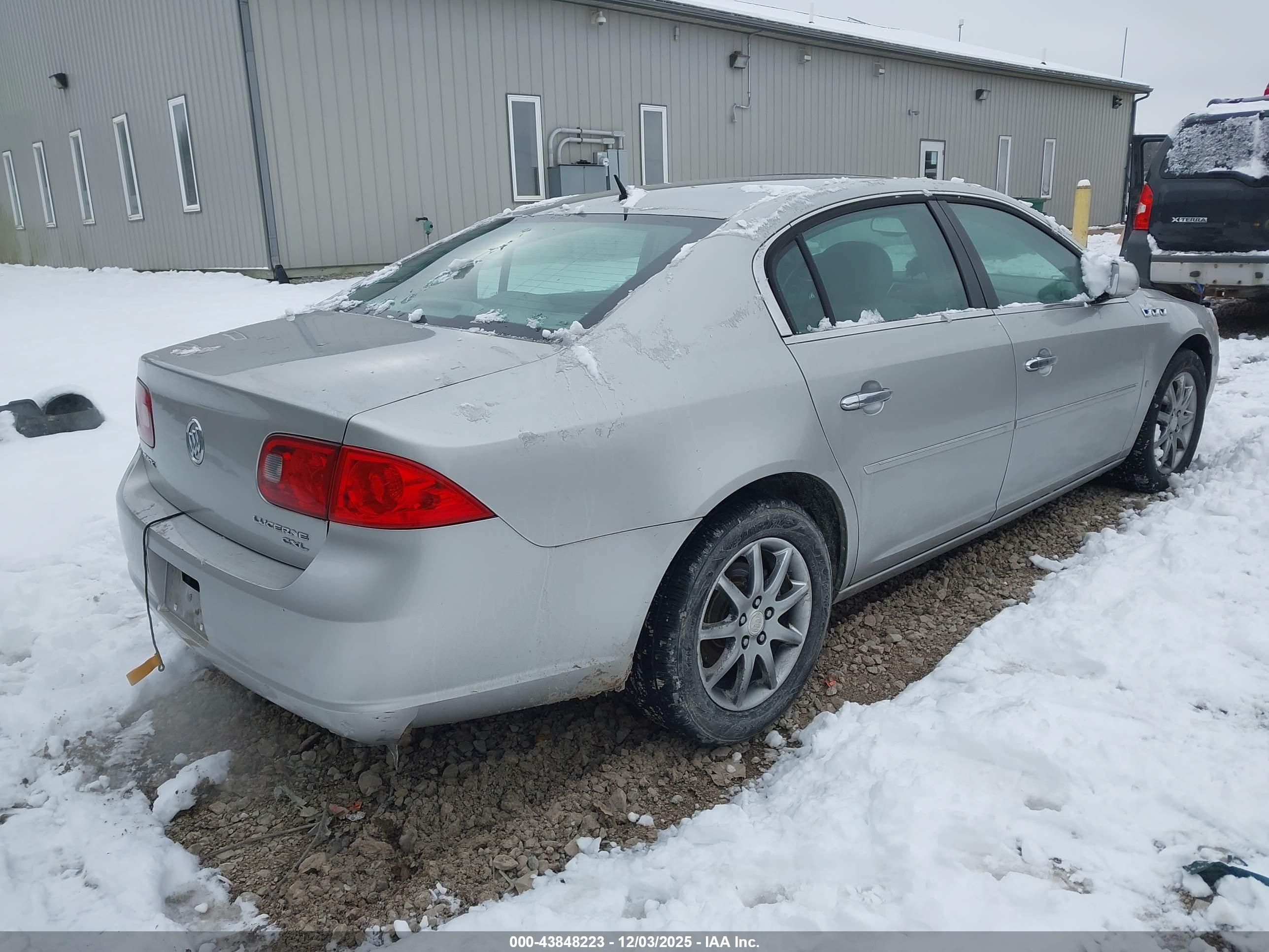 BUICK LUCERNE image 4