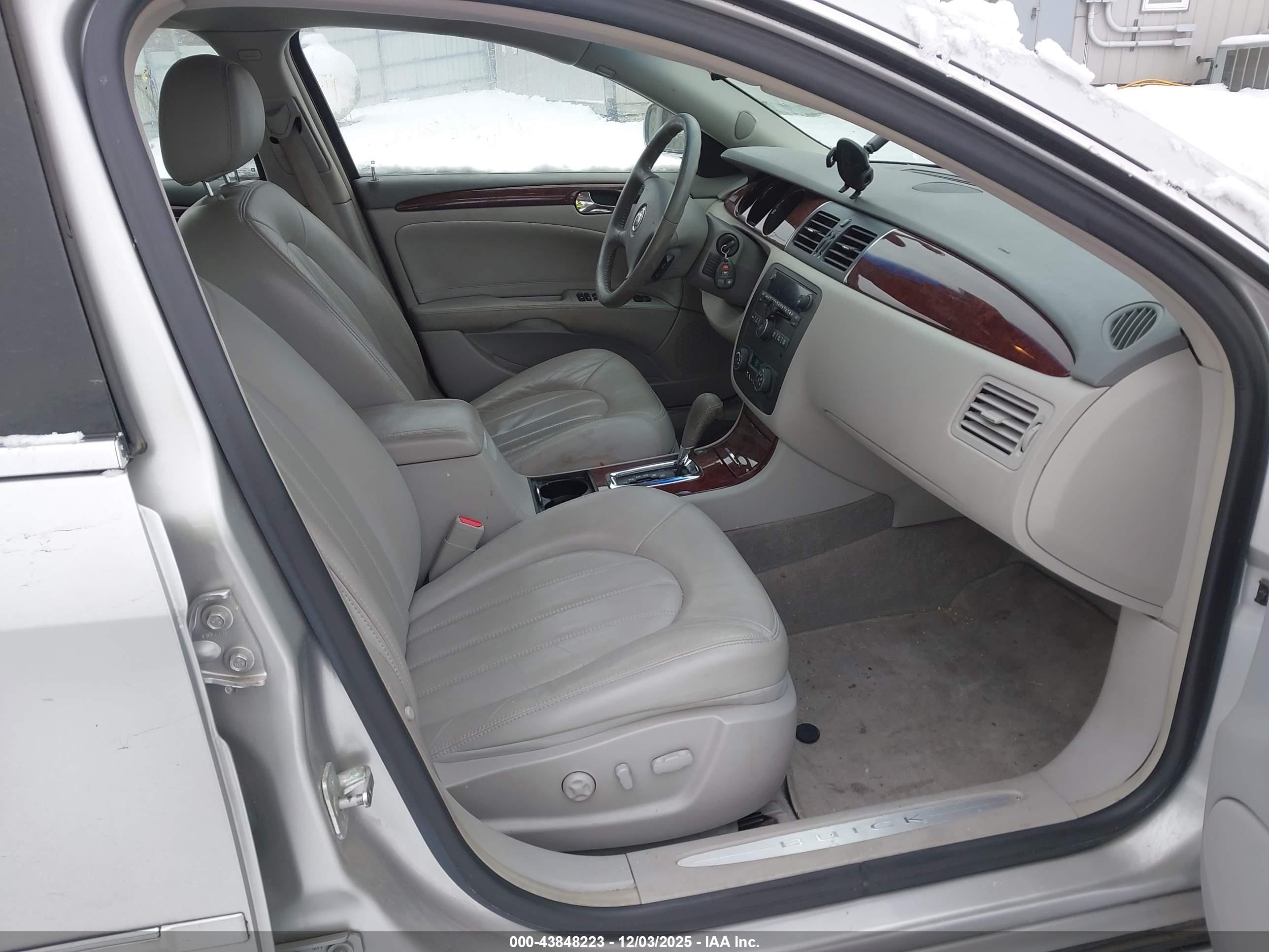 BUICK LUCERNE image 5