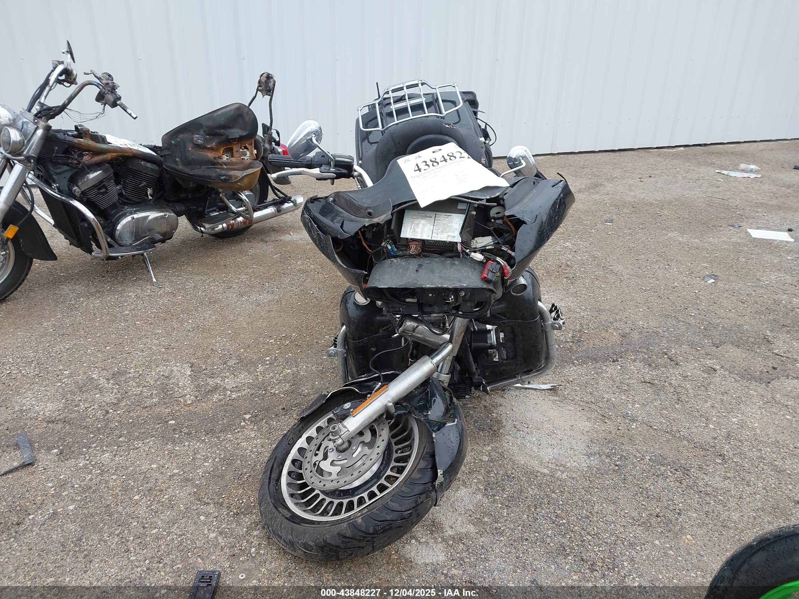 HARLEY-DAVIDSON FLTRU image 5