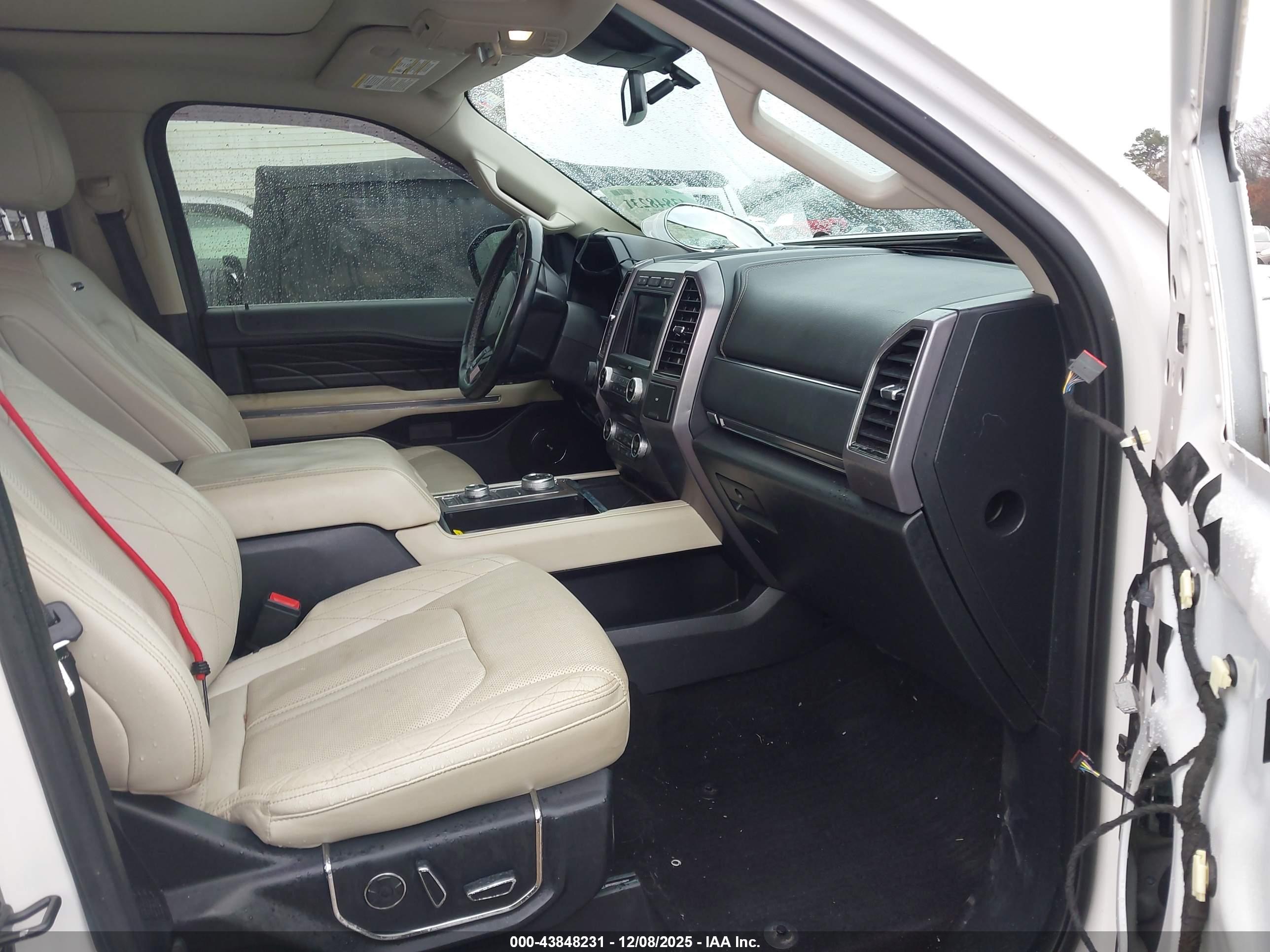 FORD EXPEDITION image 5