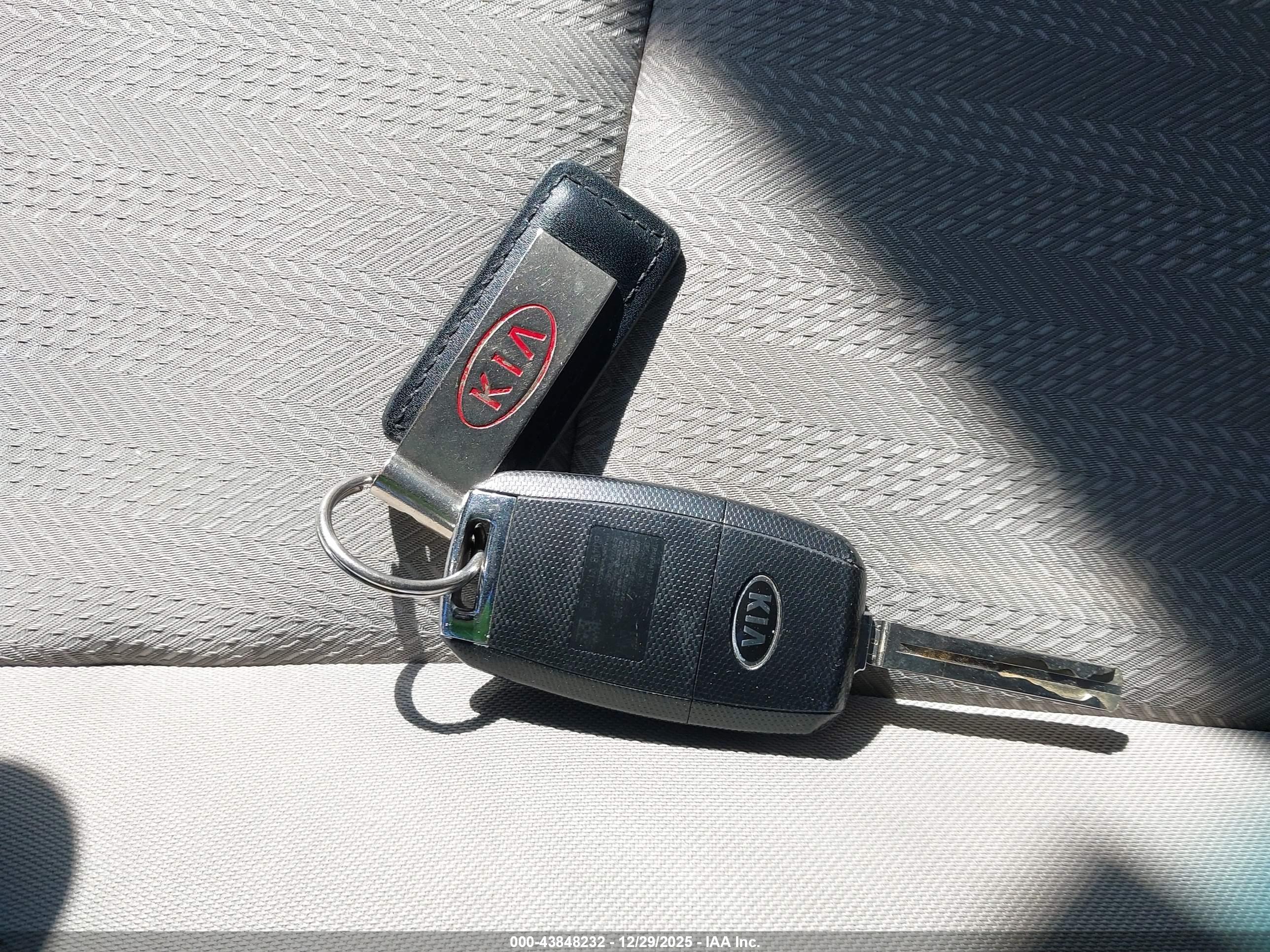 KIA SPORTAGE image 11