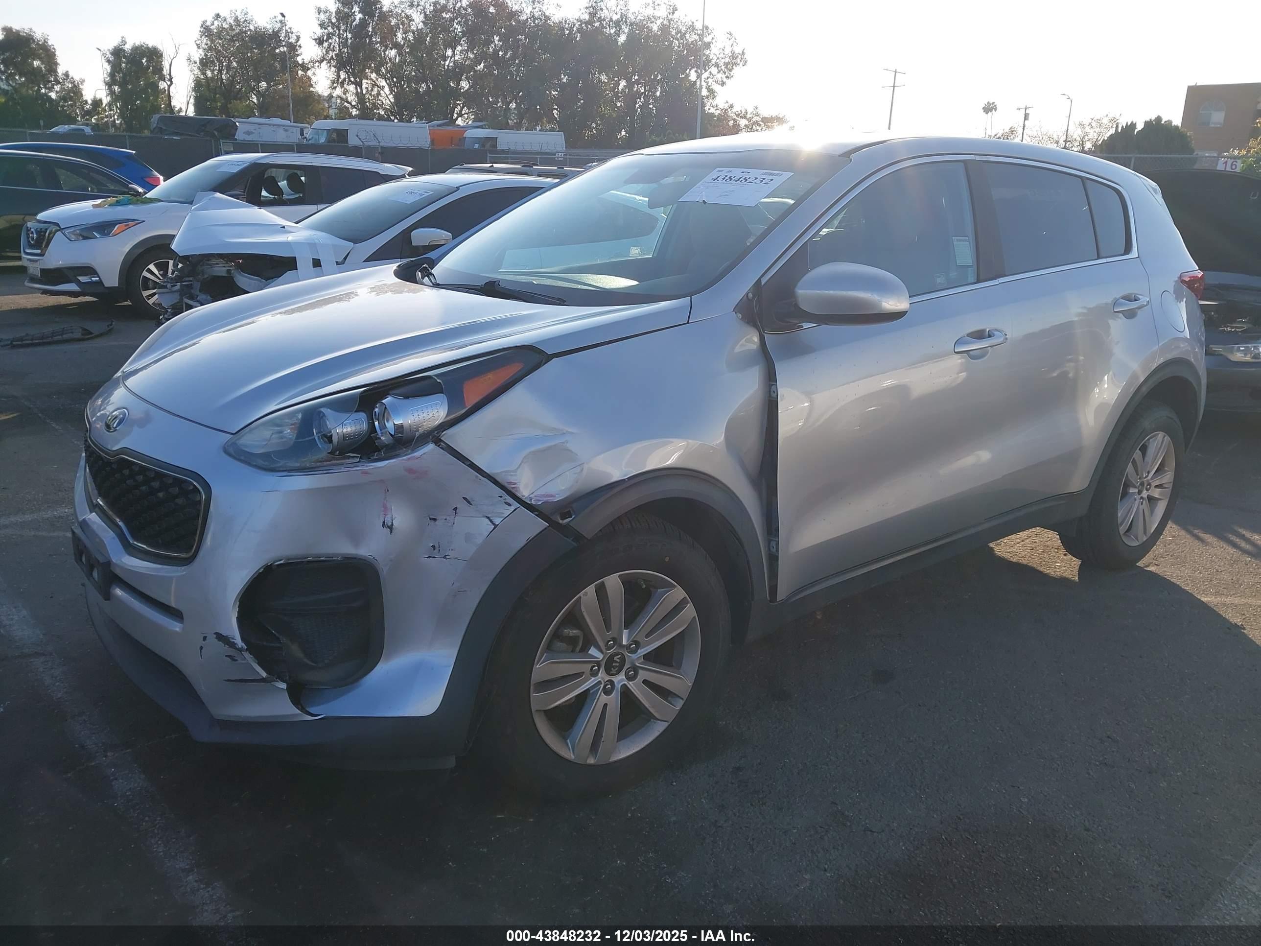 KIA SPORTAGE image 2