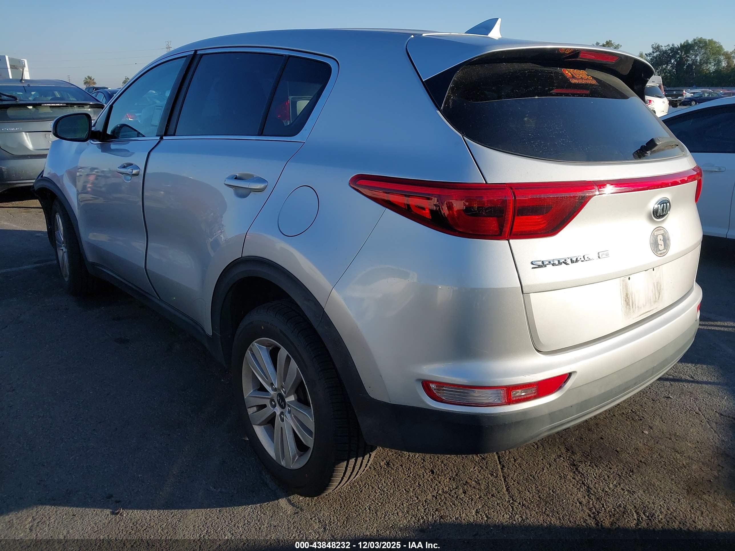 KIA SPORTAGE image 3