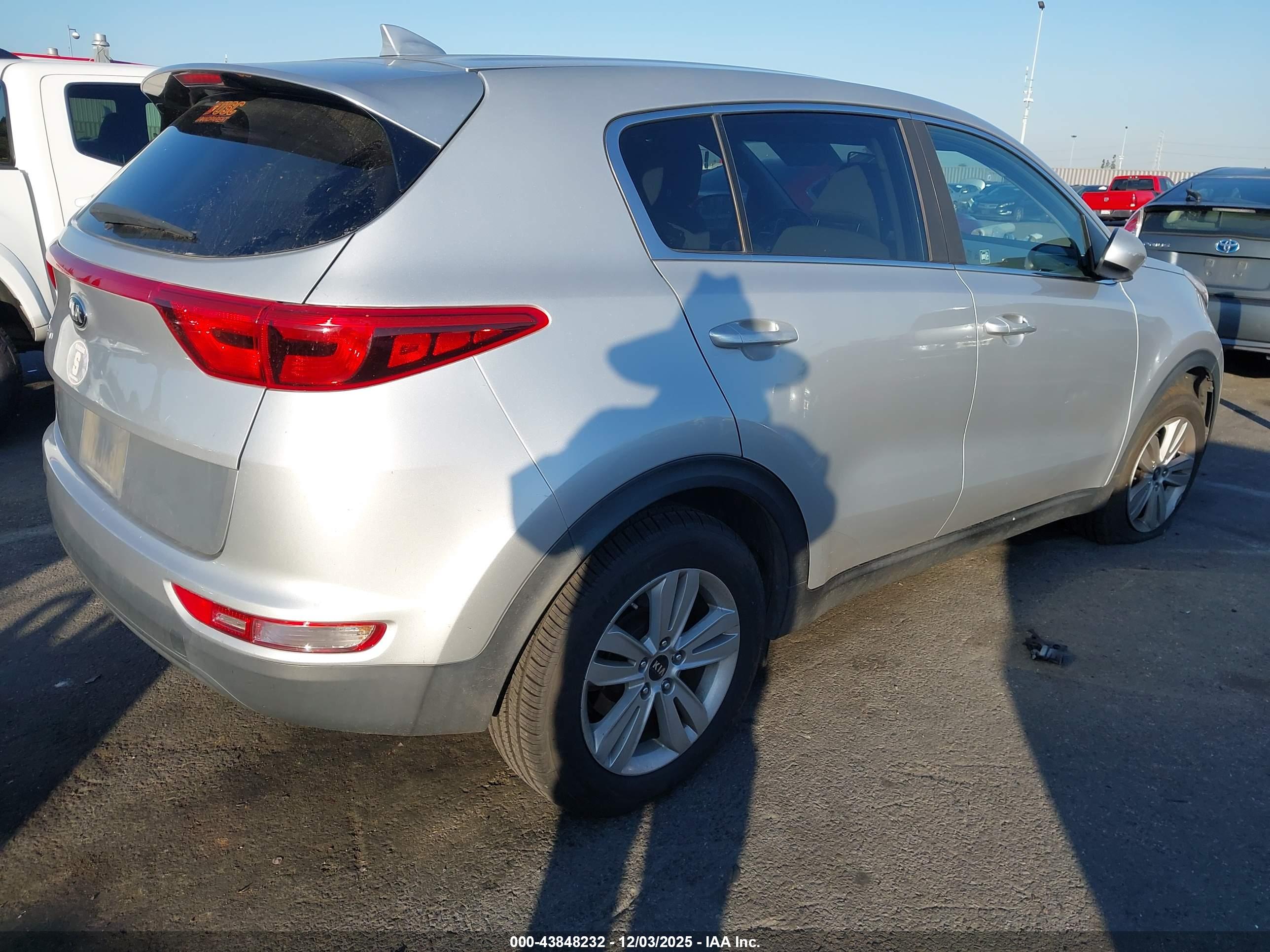 KIA SPORTAGE image 4