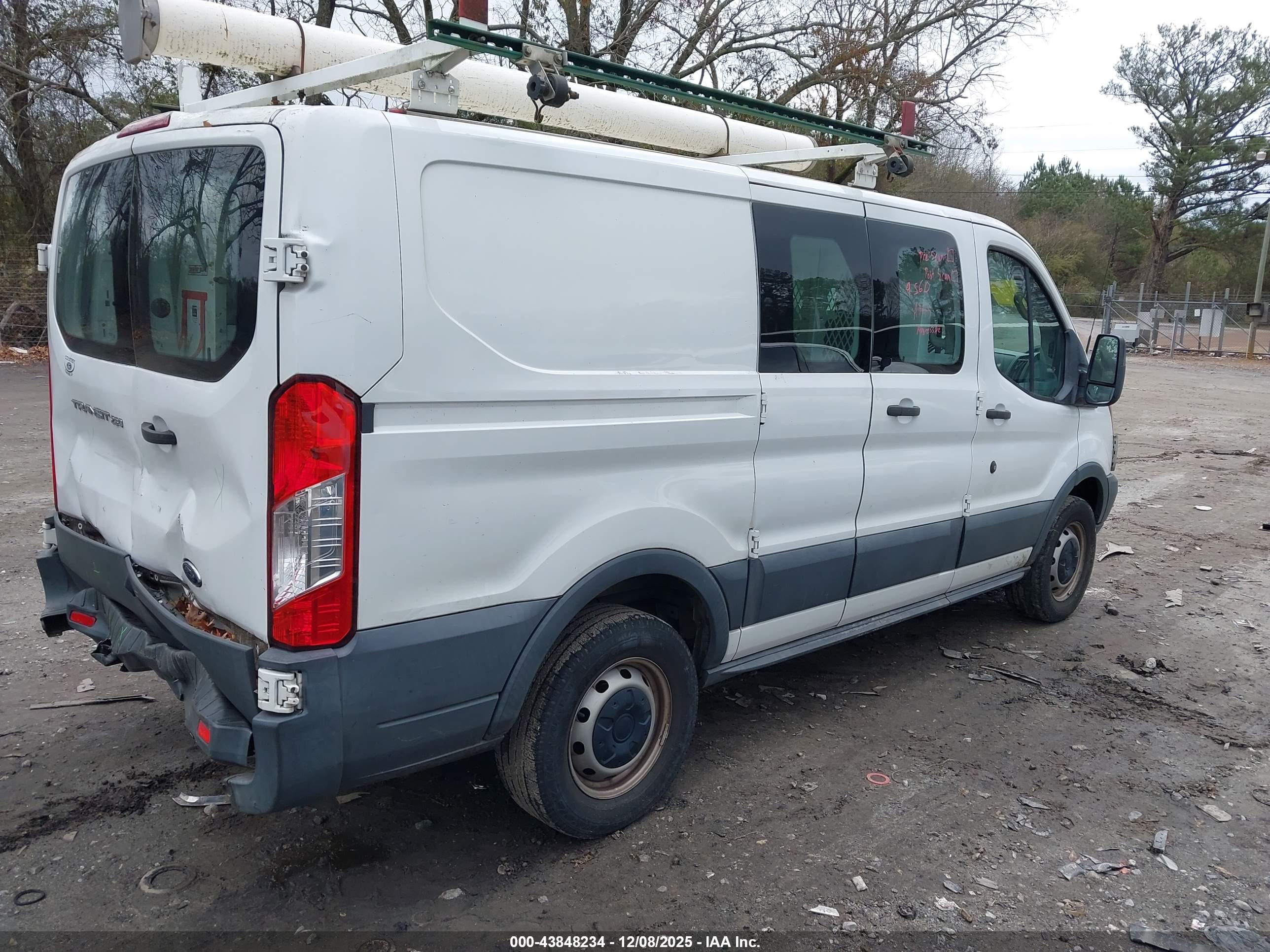 FORD TRANSIT-250 image 4