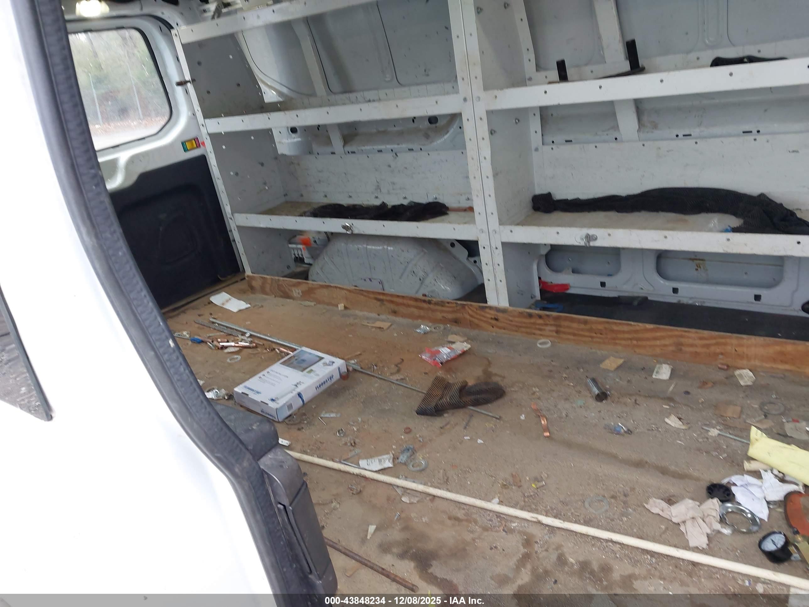 FORD TRANSIT-250 image 8