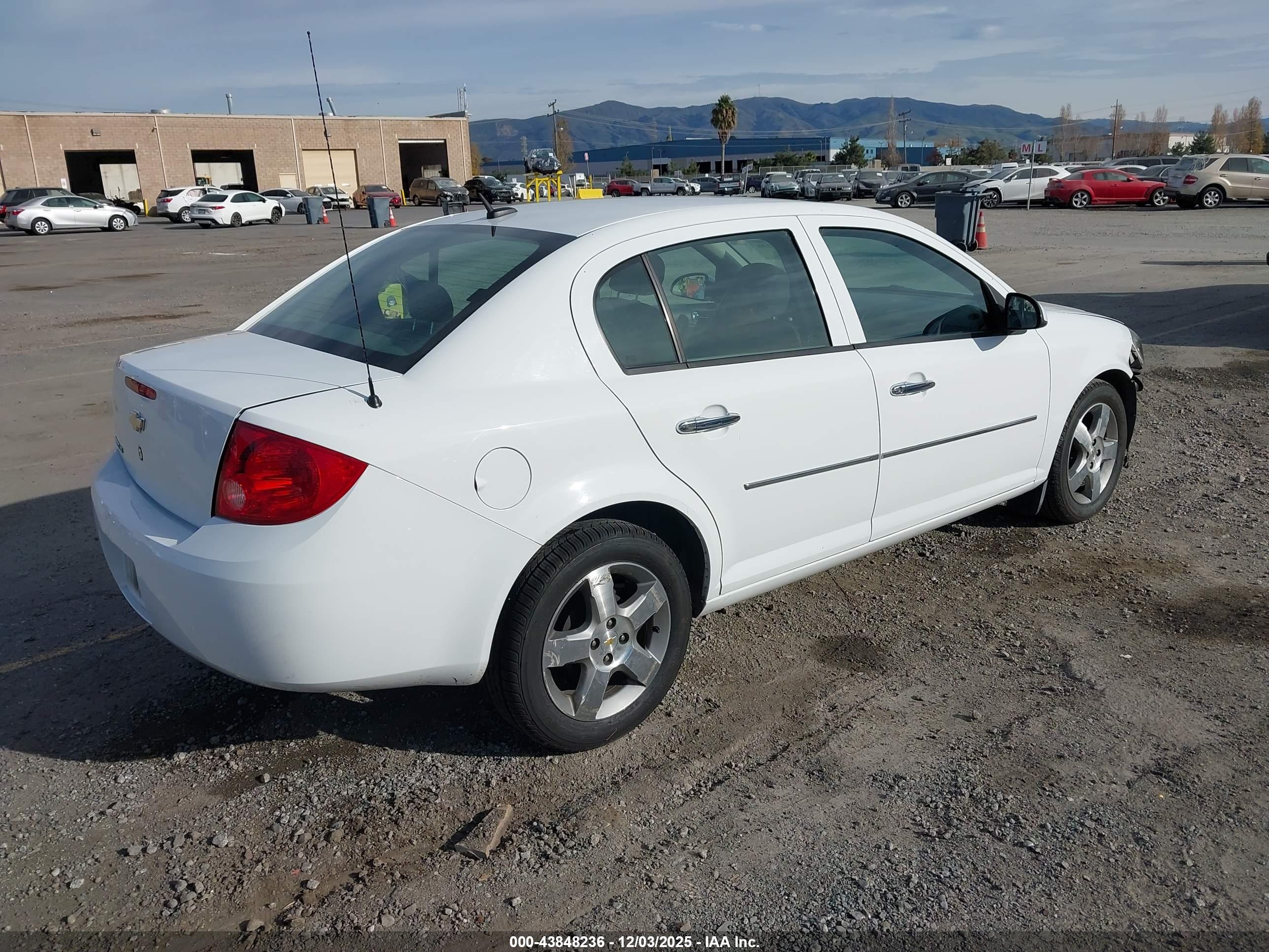 CHEVROLET COBALT image 4