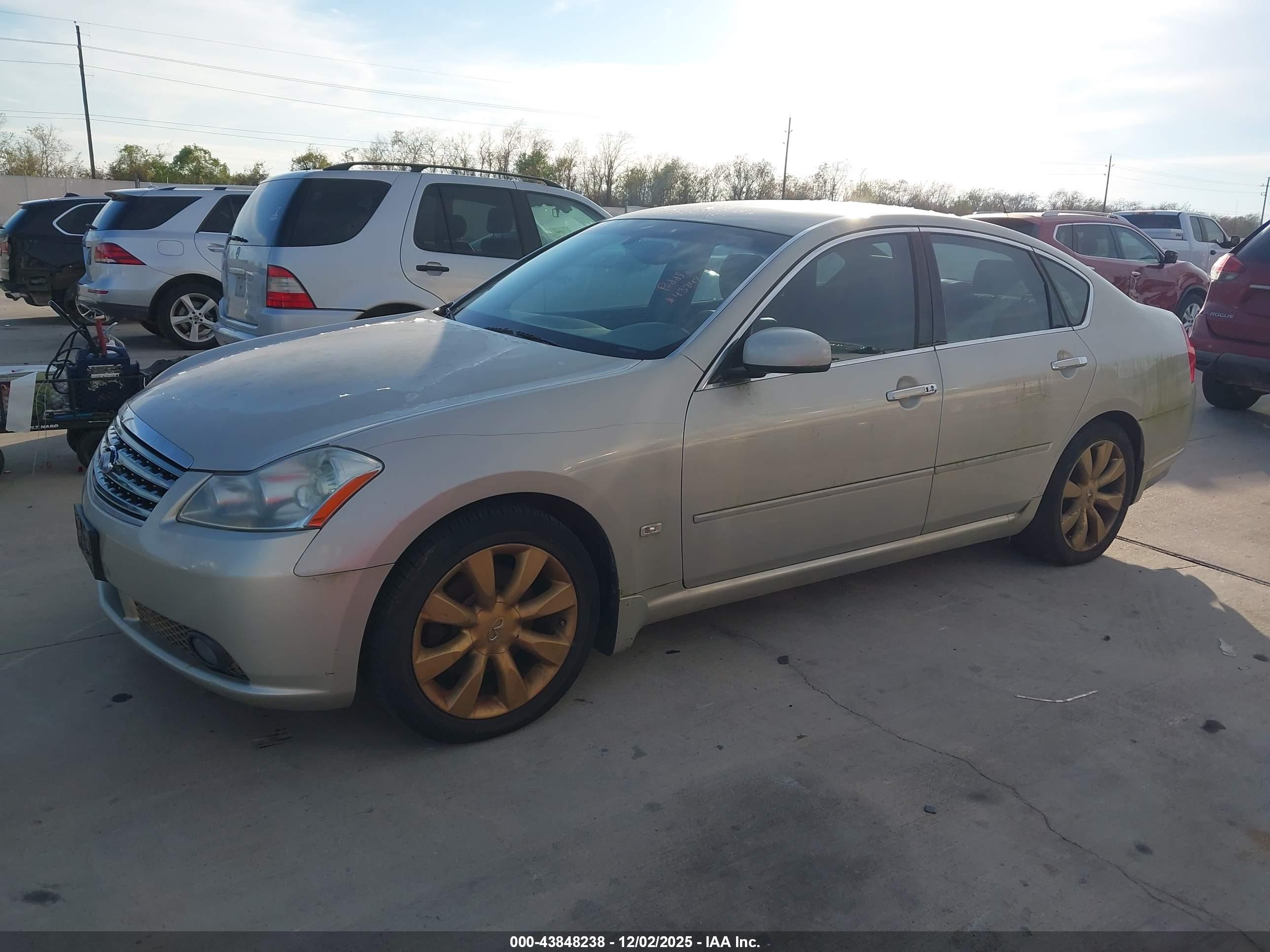 INFINITI M35 image 2