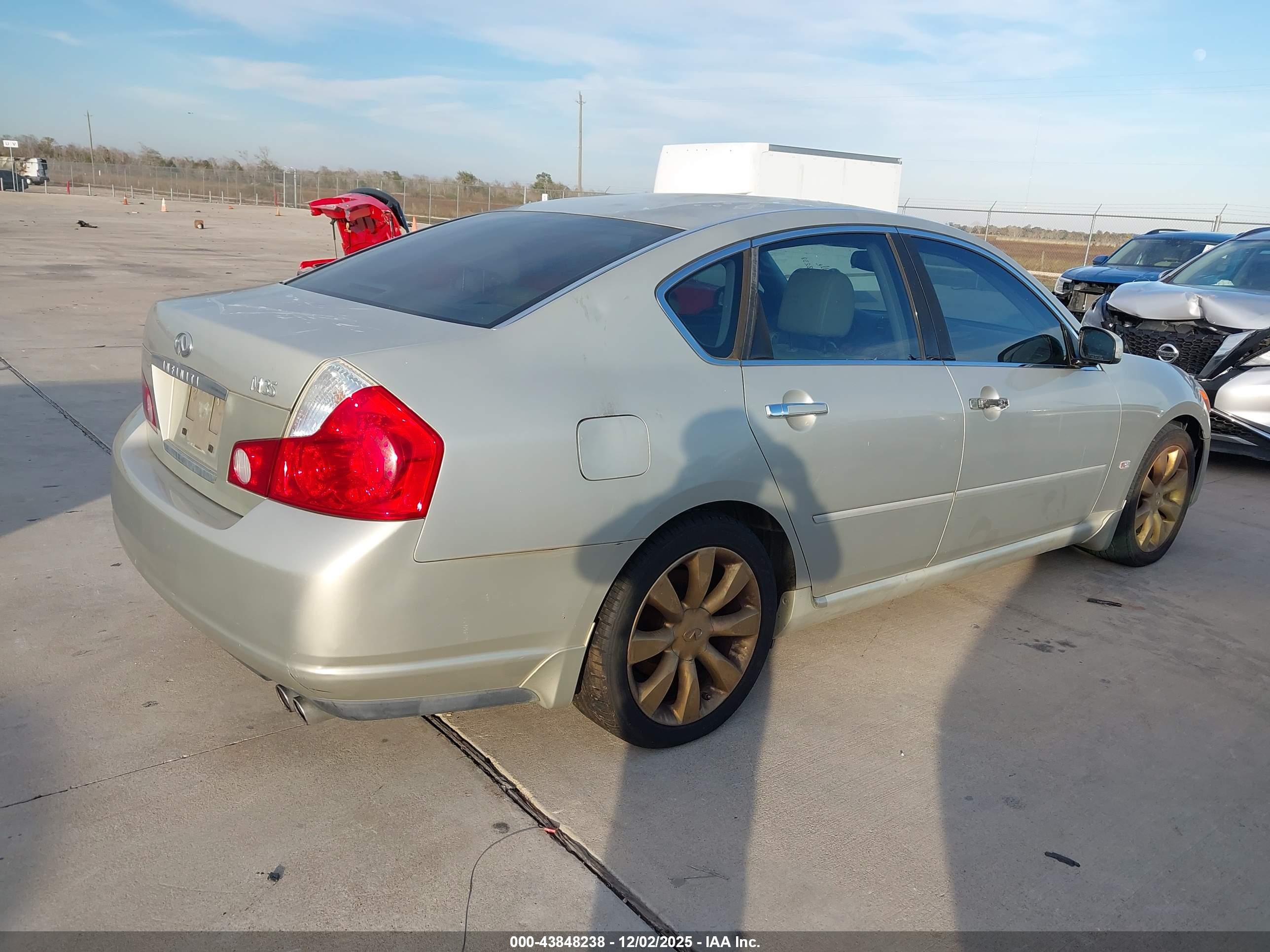 INFINITI M35 image 4