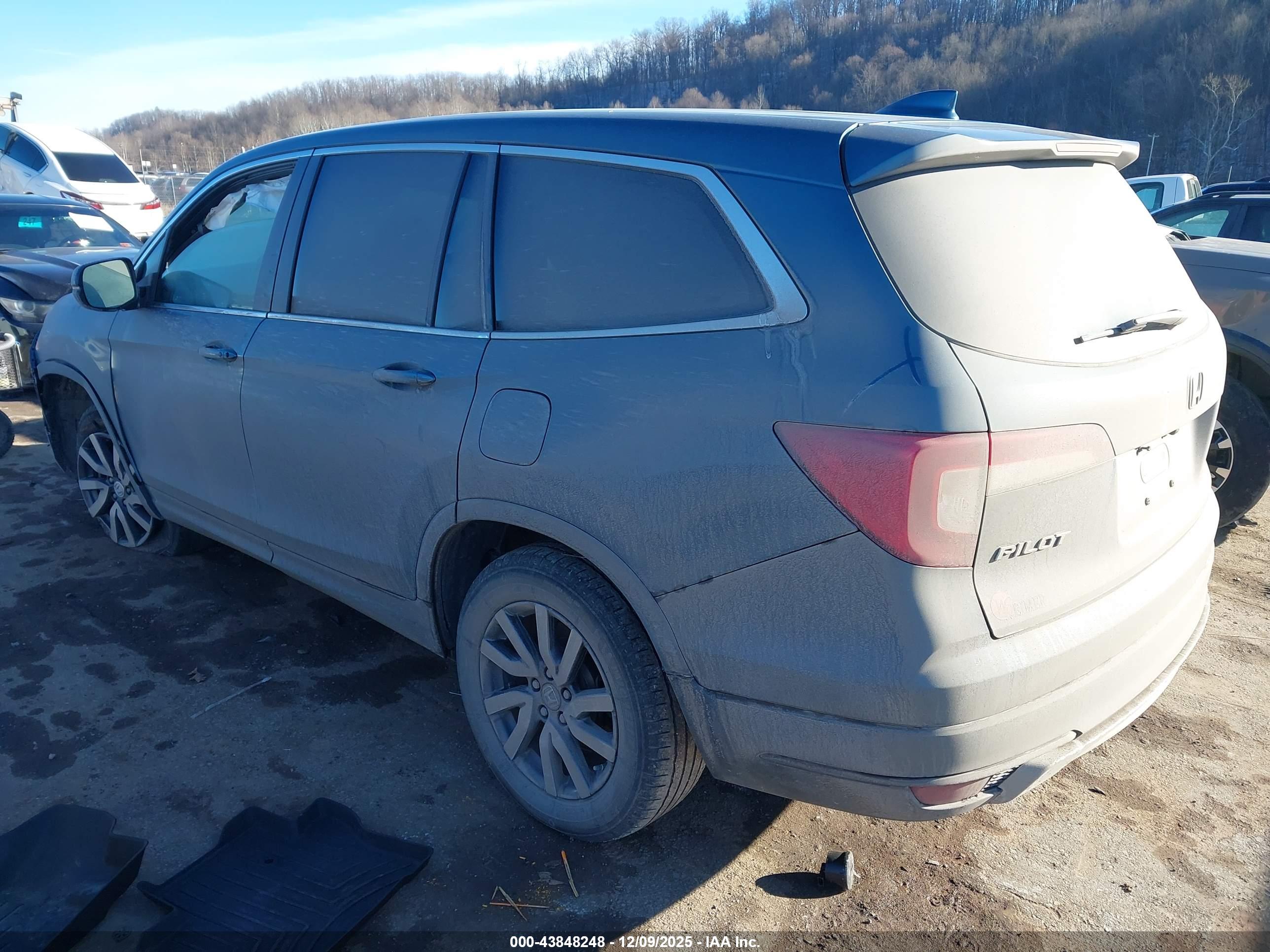 HONDA PILOT image 3