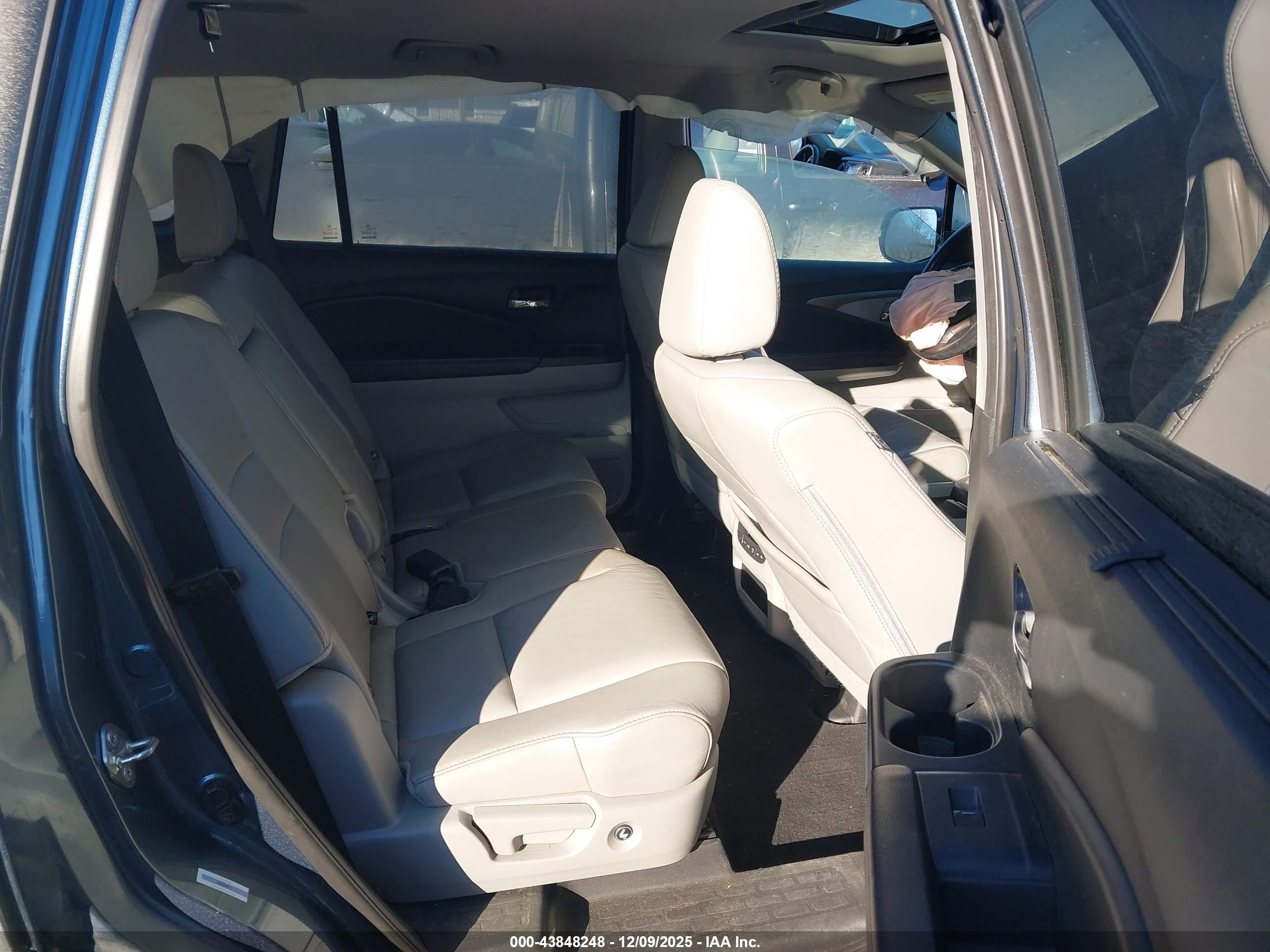 HONDA PILOT image 8