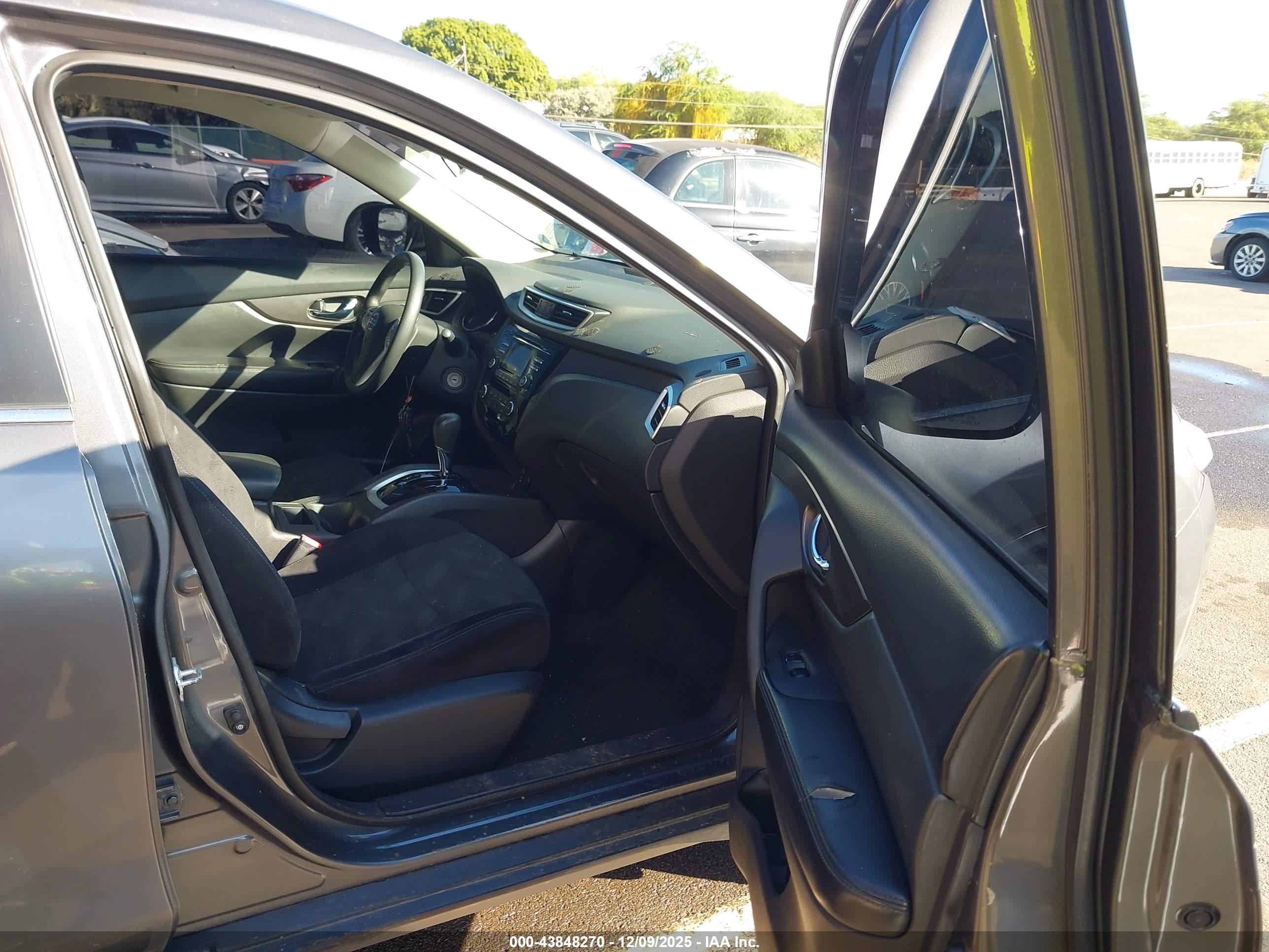 NISSAN ROGUE image 5
