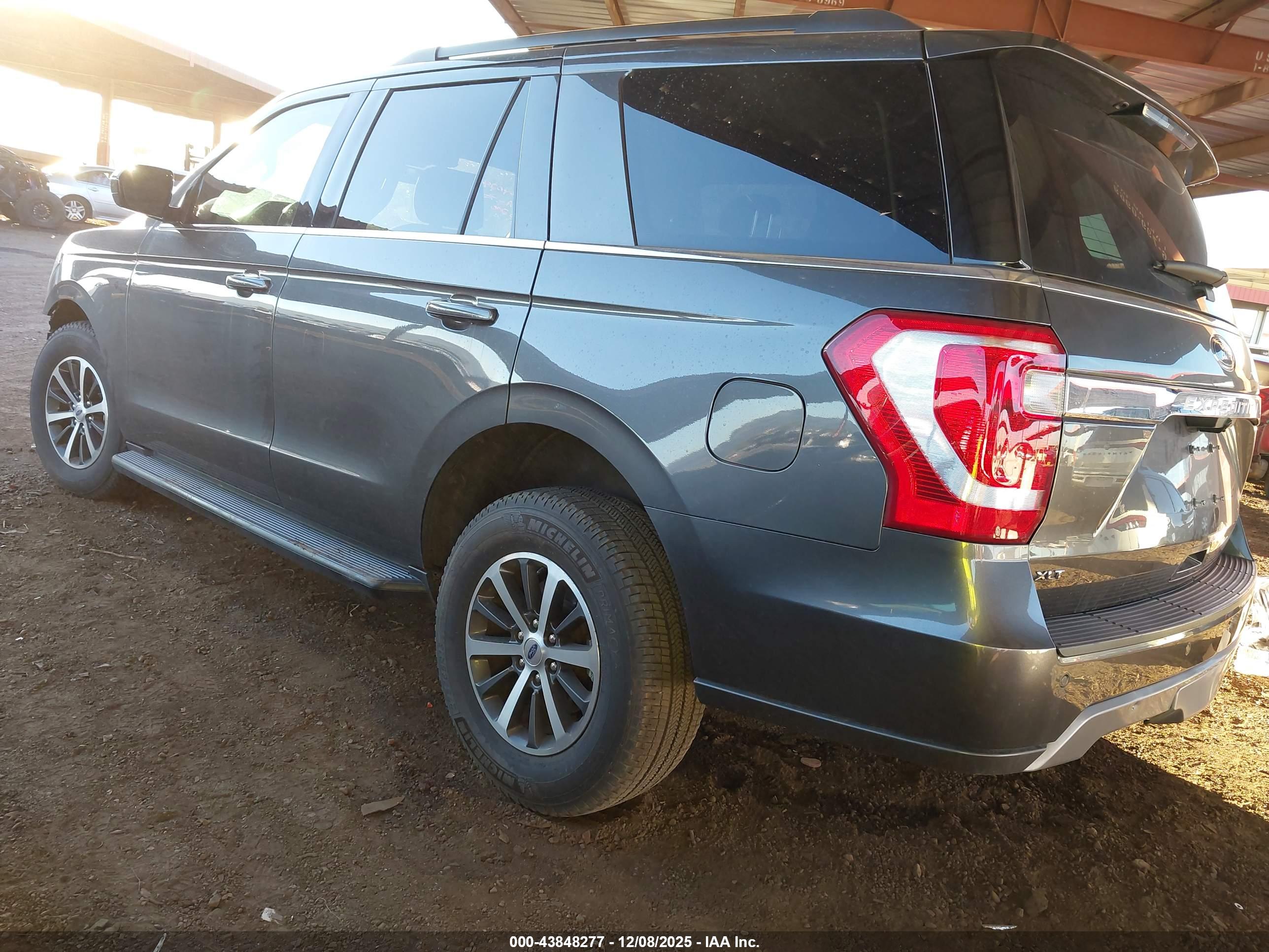 FORD EXPEDITION image 3