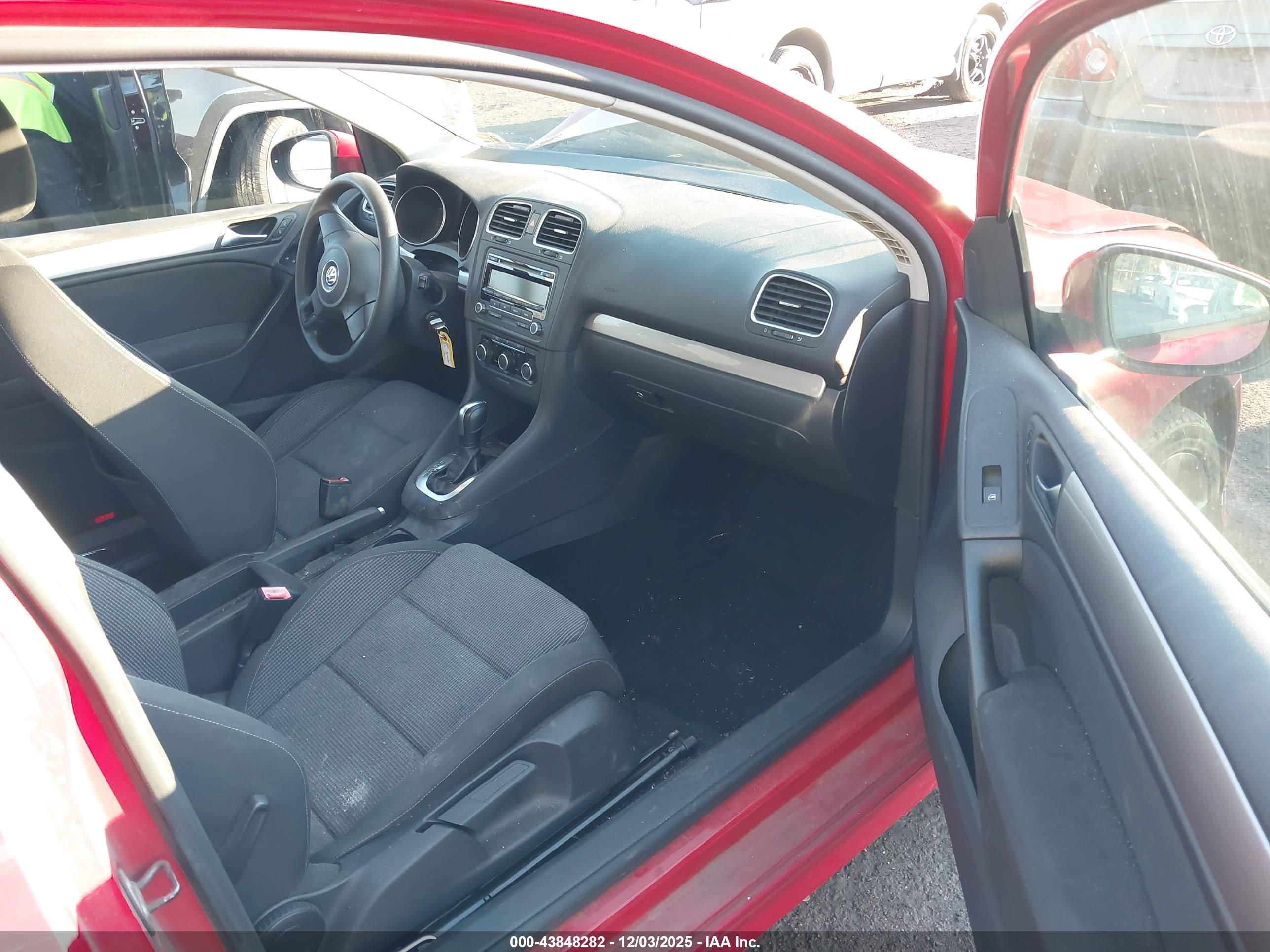 VOLKSWAGEN GOLF image 5