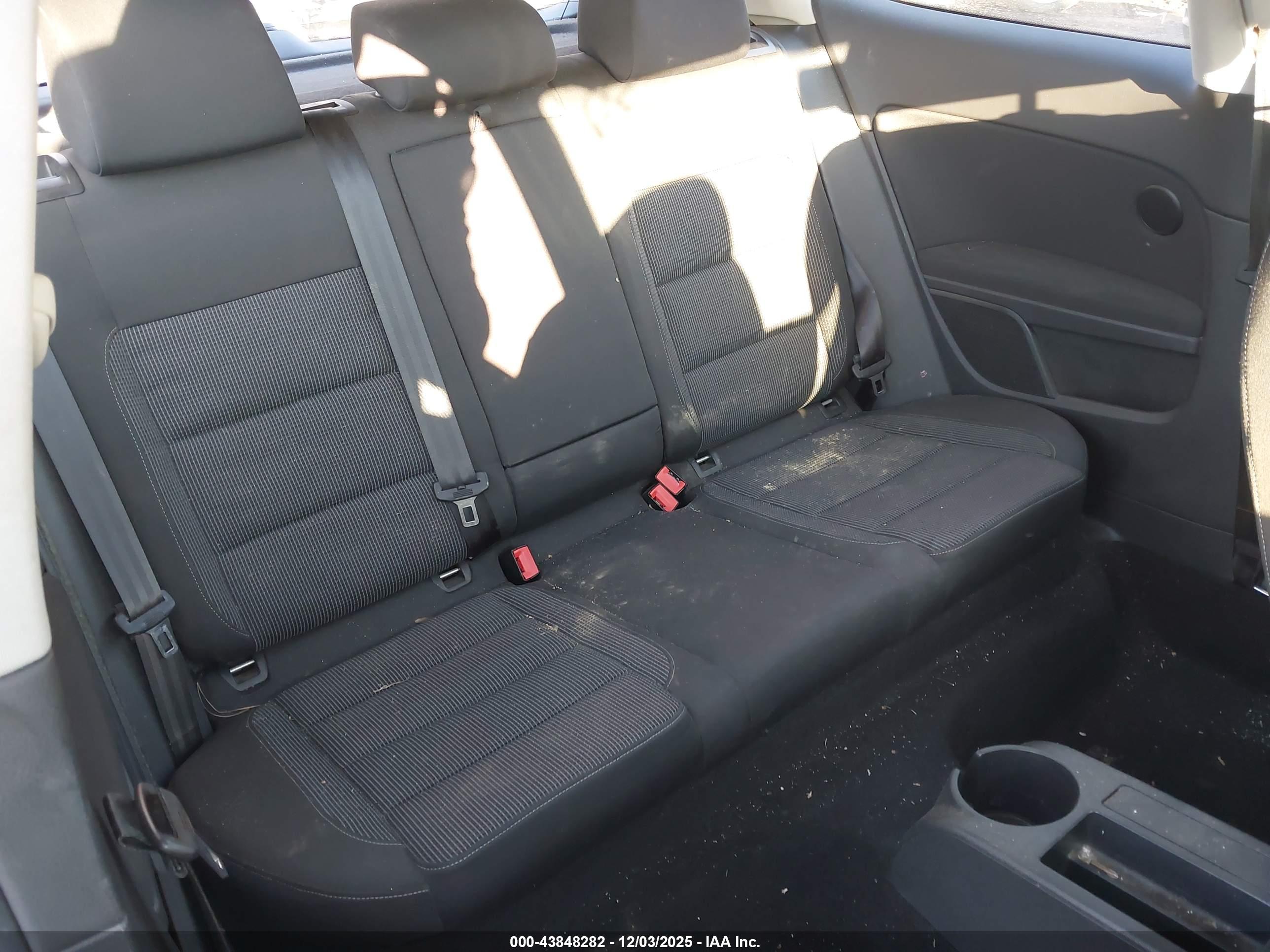 VOLKSWAGEN GOLF image 8
