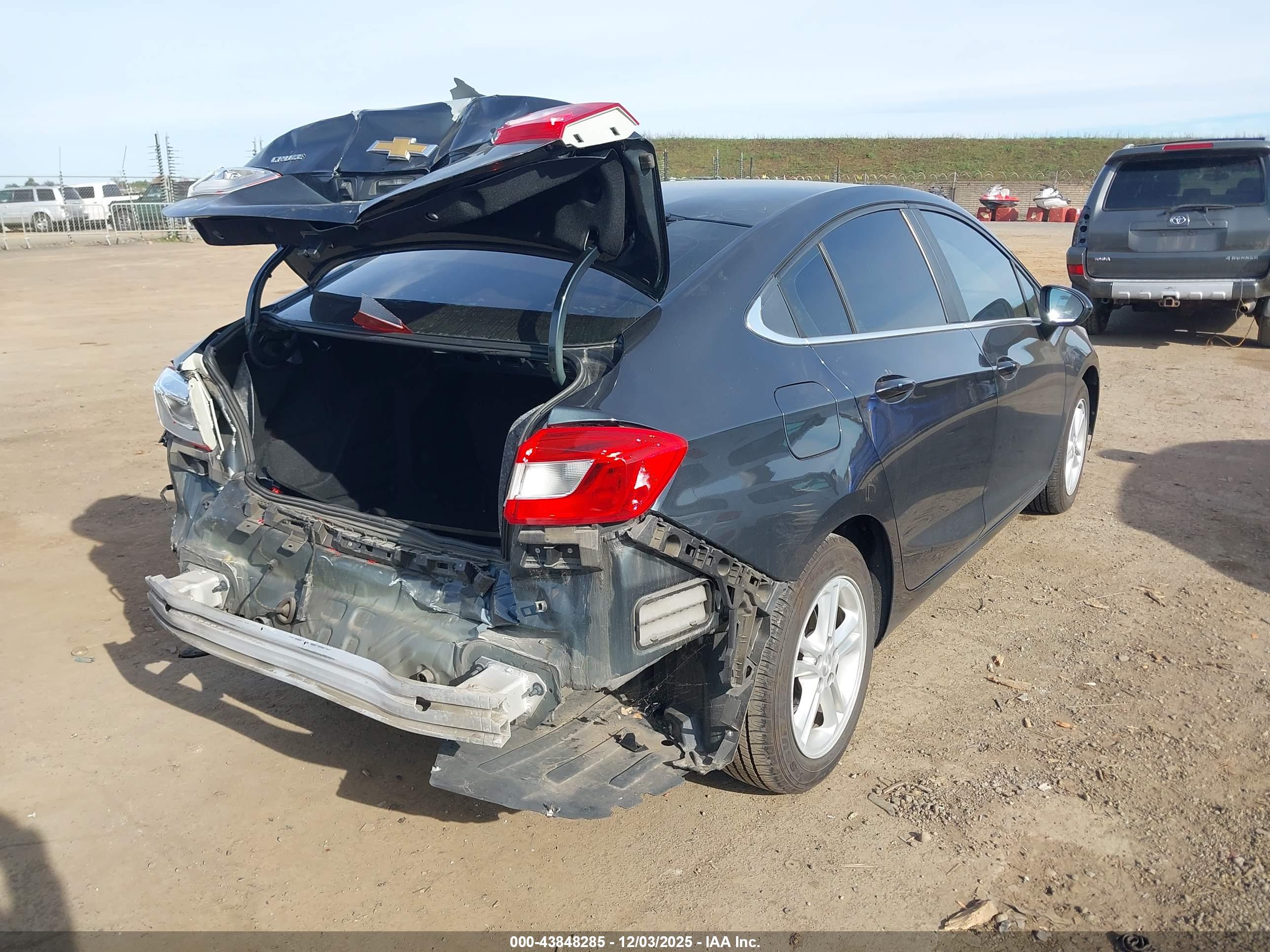 CHEVROLET CRUZE image 4
