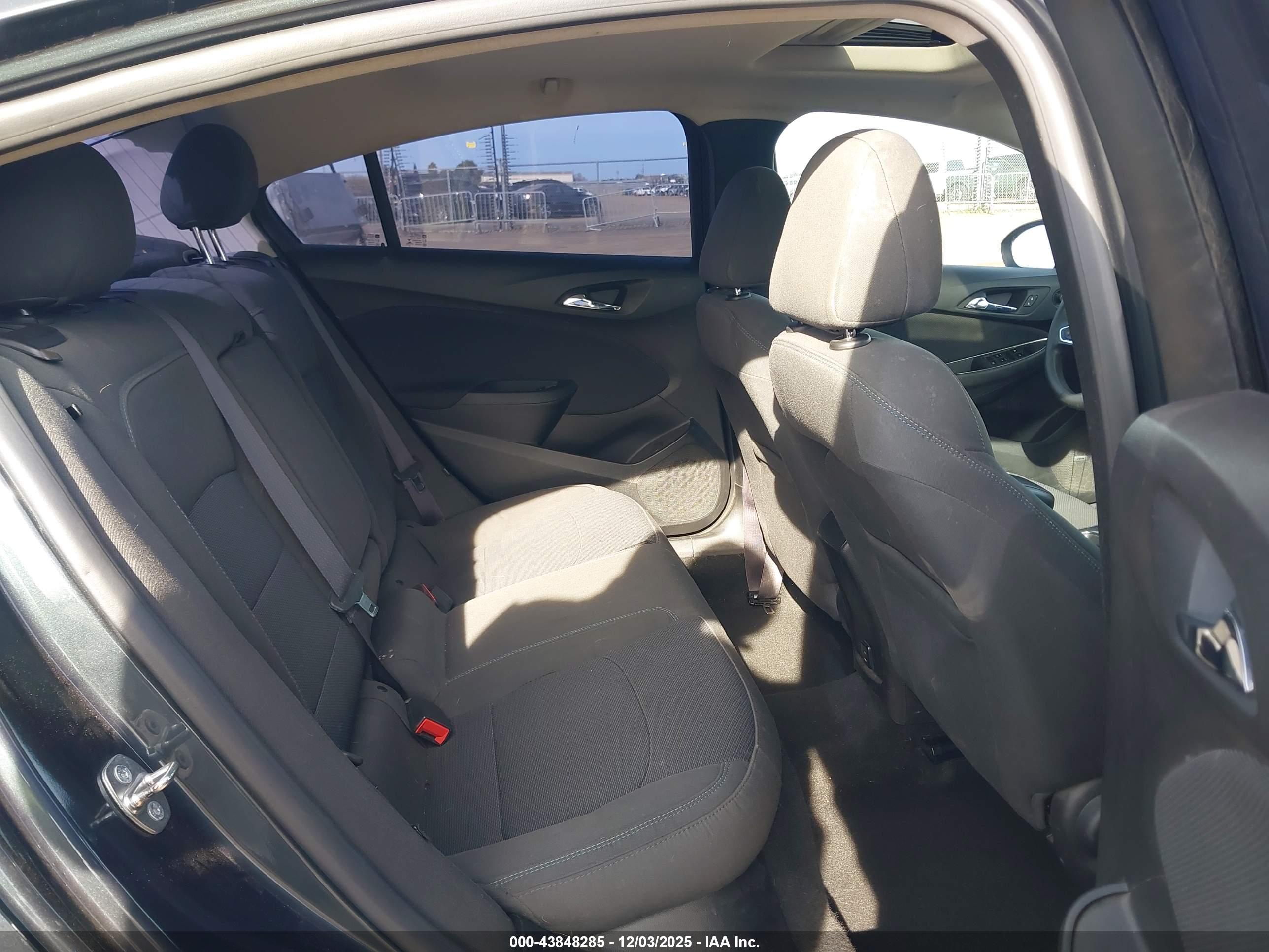 CHEVROLET CRUZE image 8