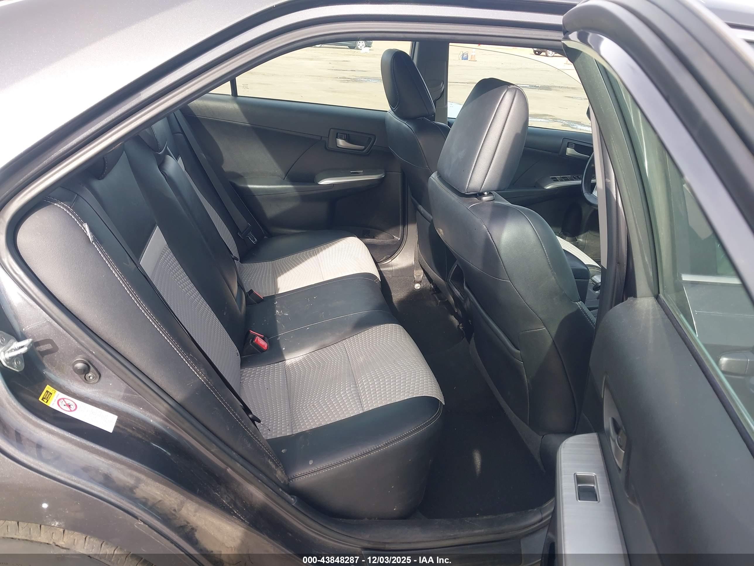 TOYOTA CAMRY image 8