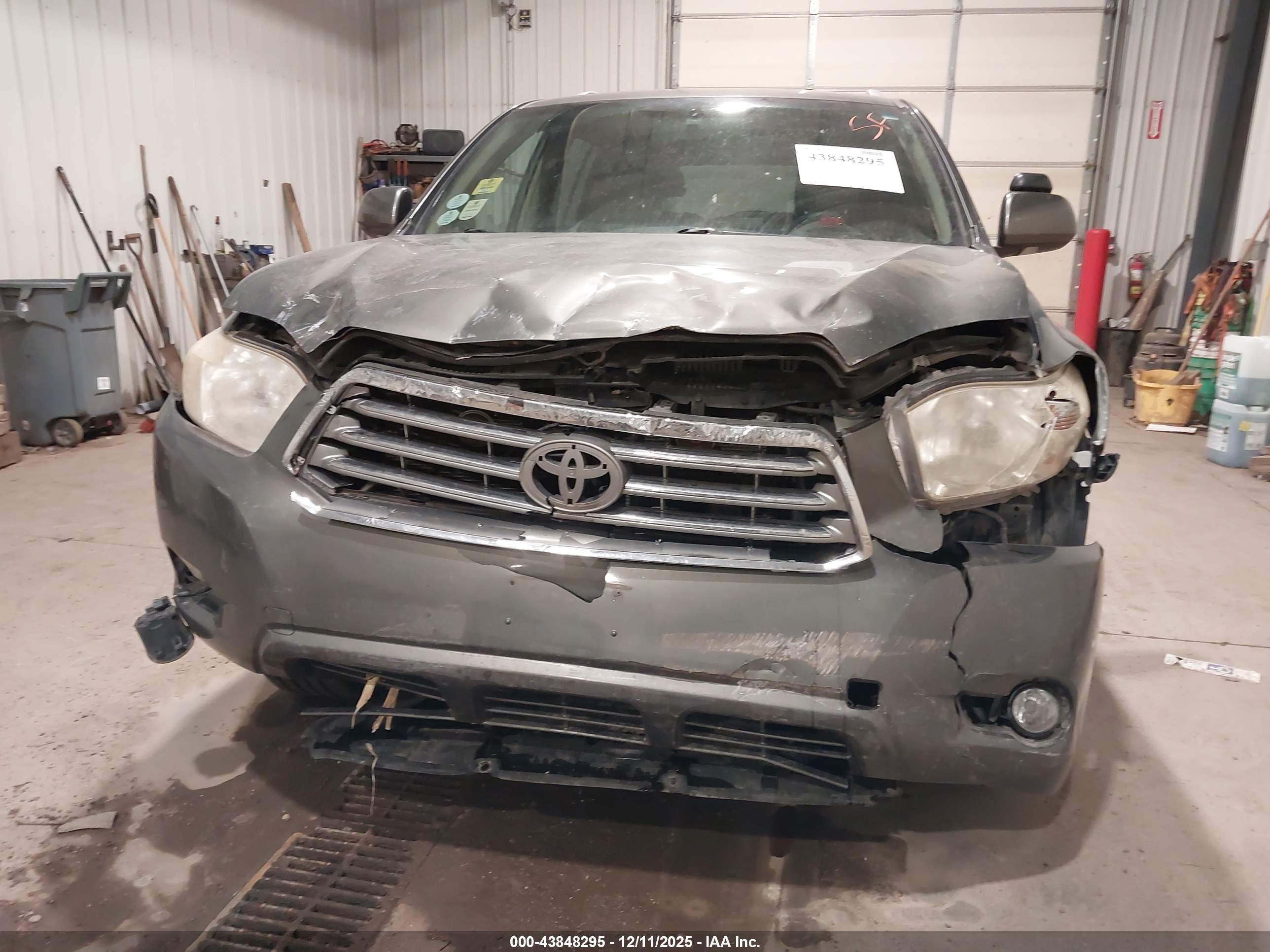 TOYOTA HIGHLANDER image 6