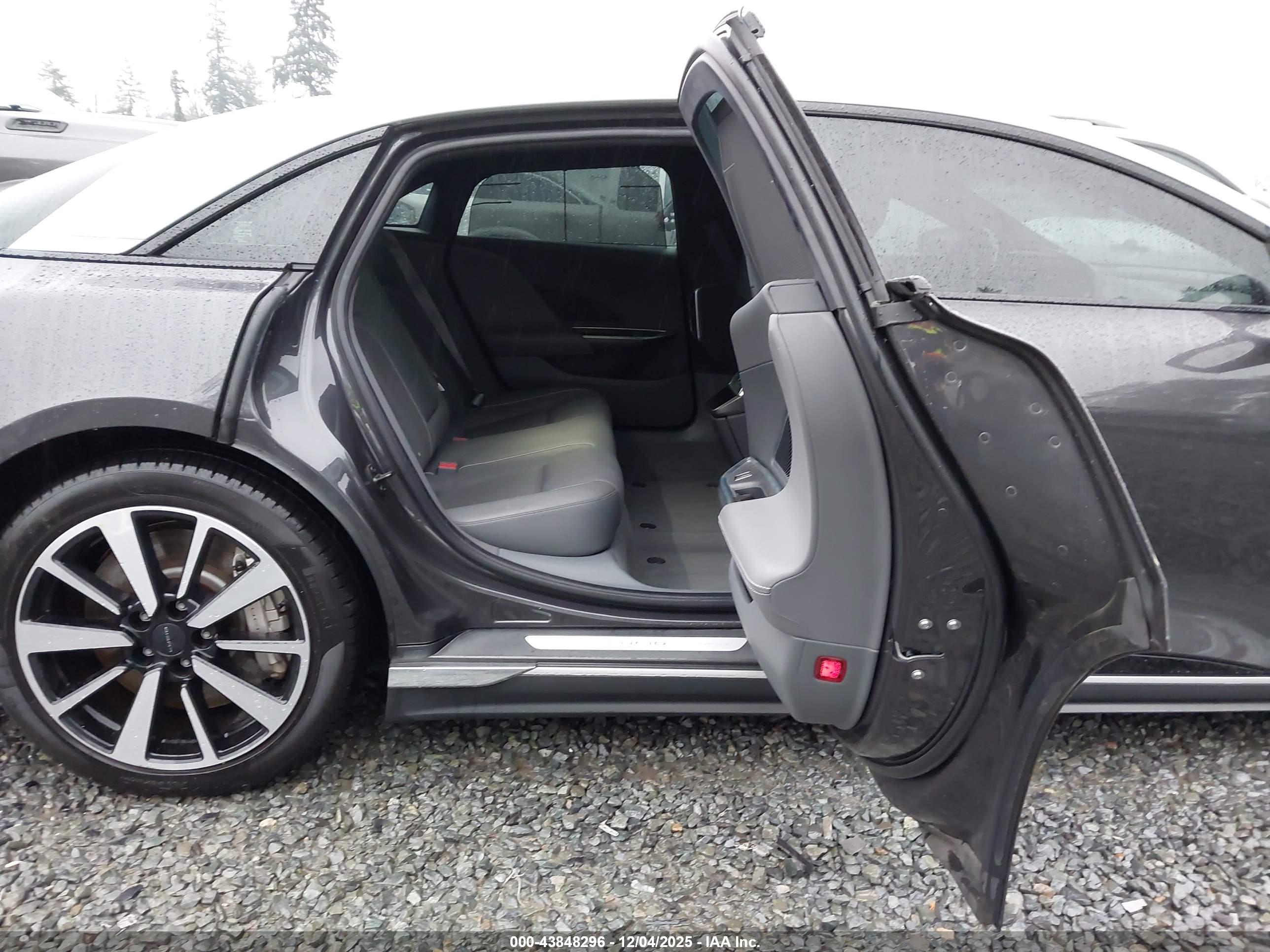 LUCID AIR image 8