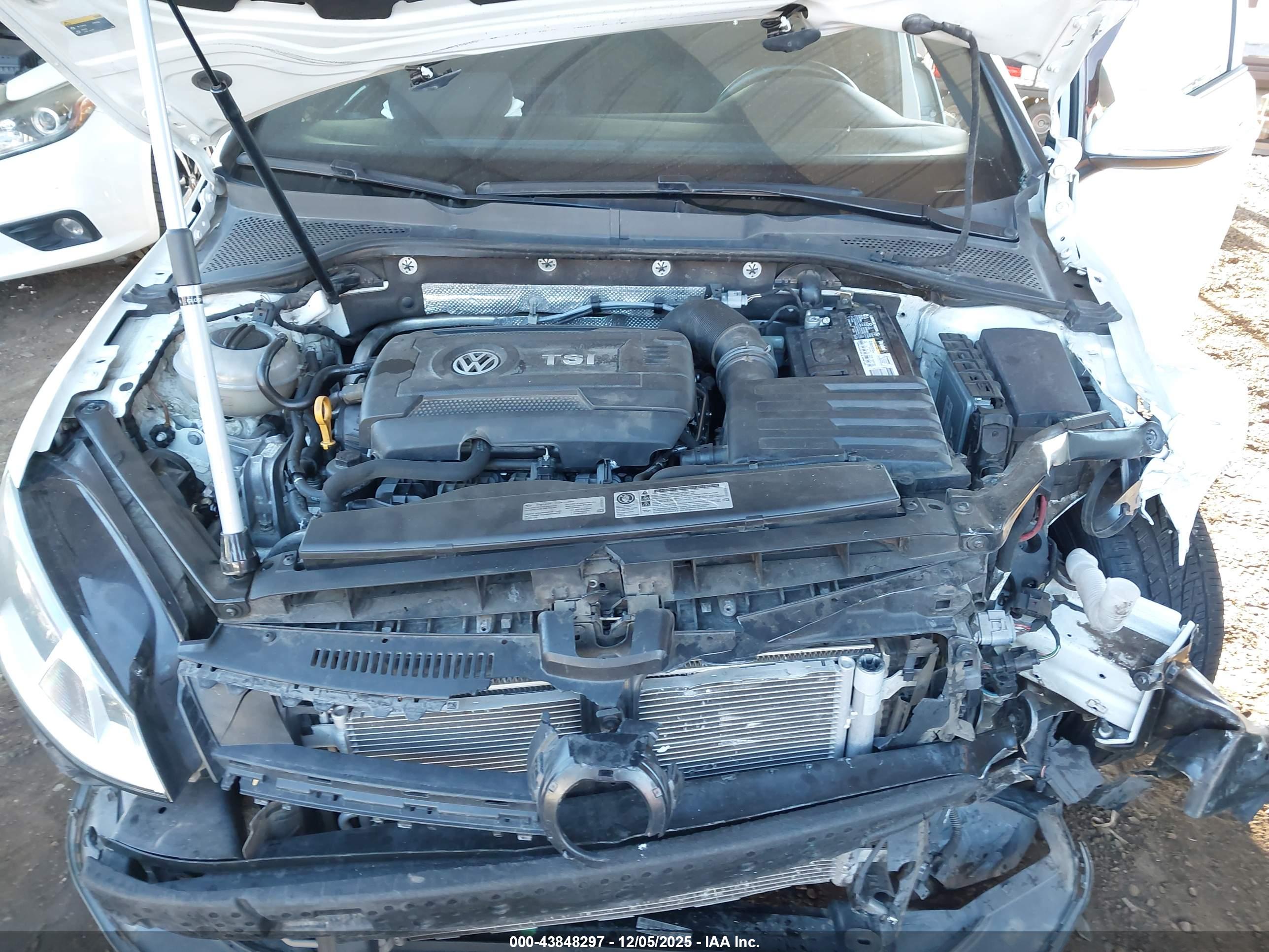 VOLKSWAGEN GOLF image 10