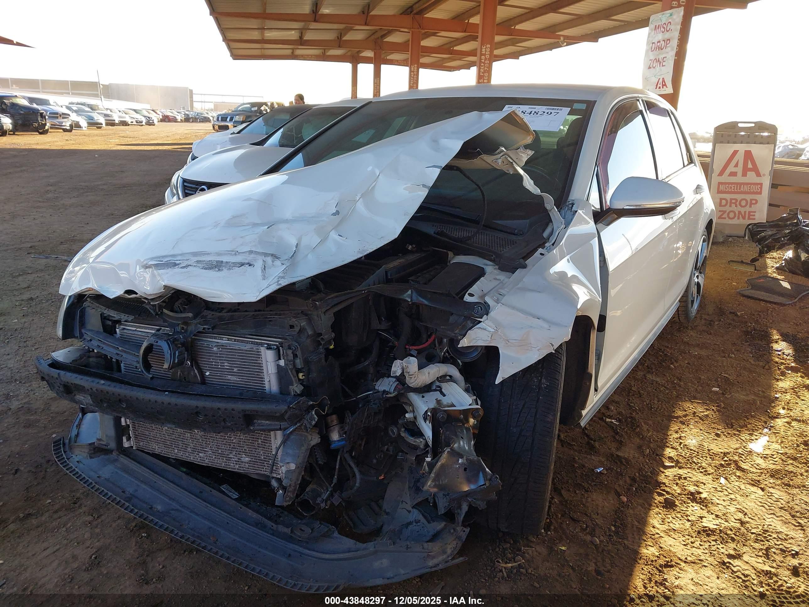 VOLKSWAGEN GOLF image 2