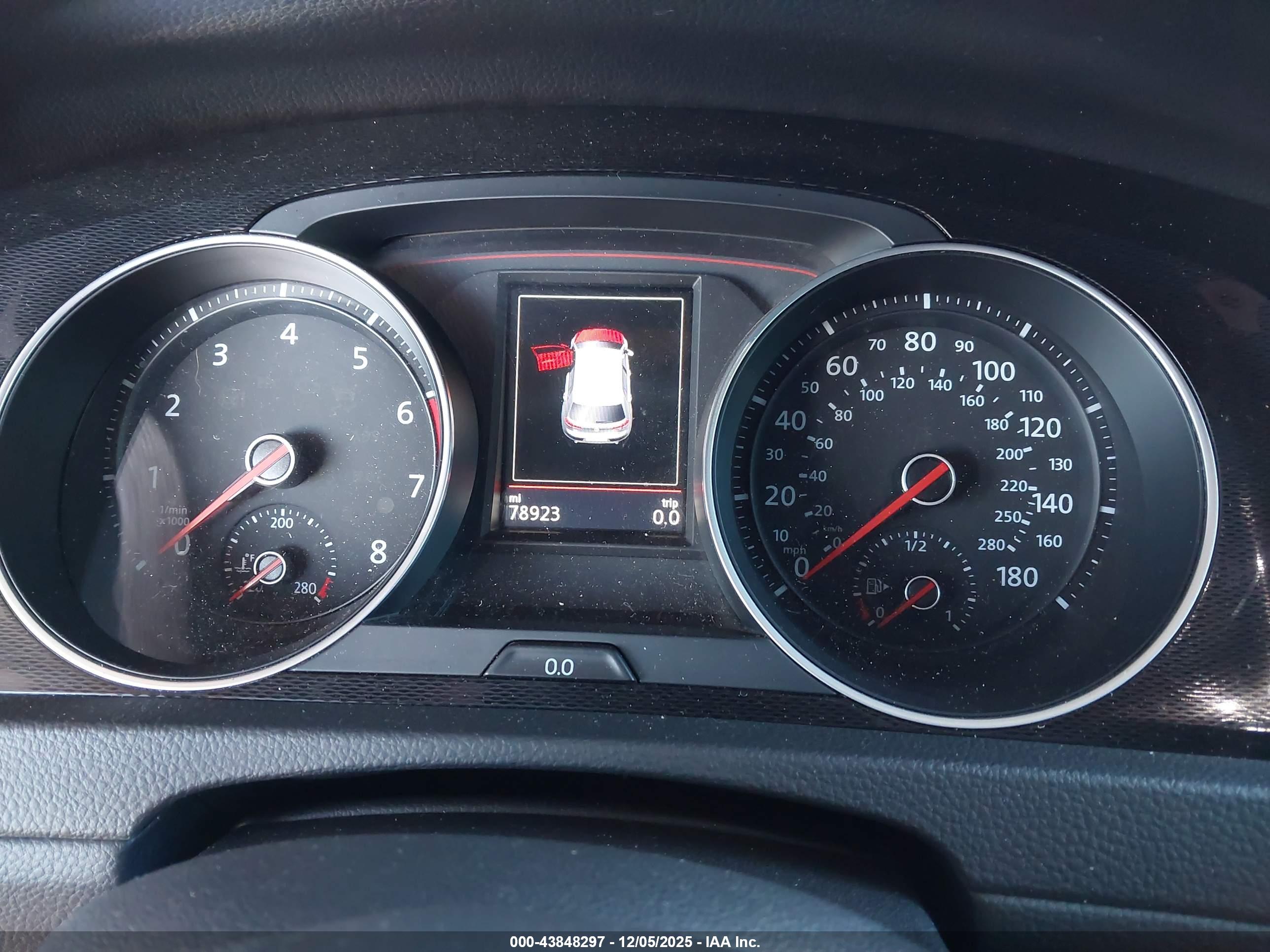 VOLKSWAGEN GOLF image 7