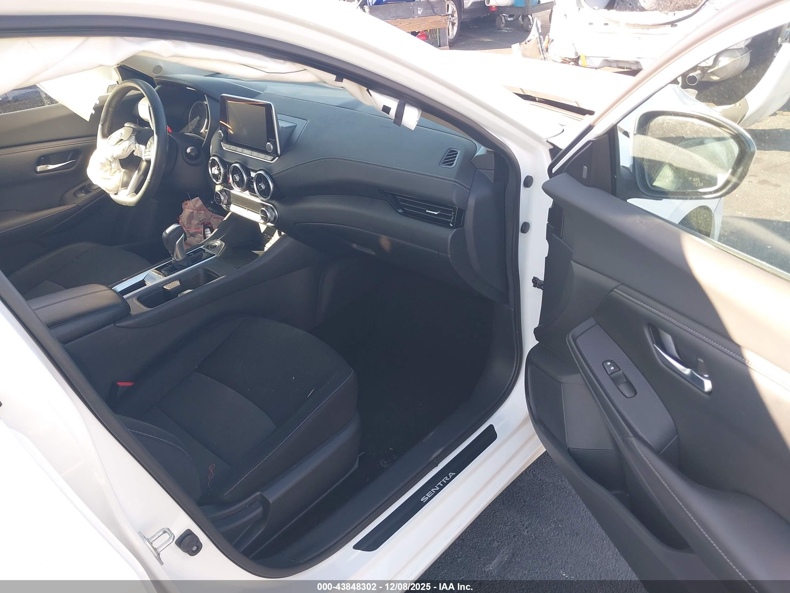 NISSAN SENTRA image 5