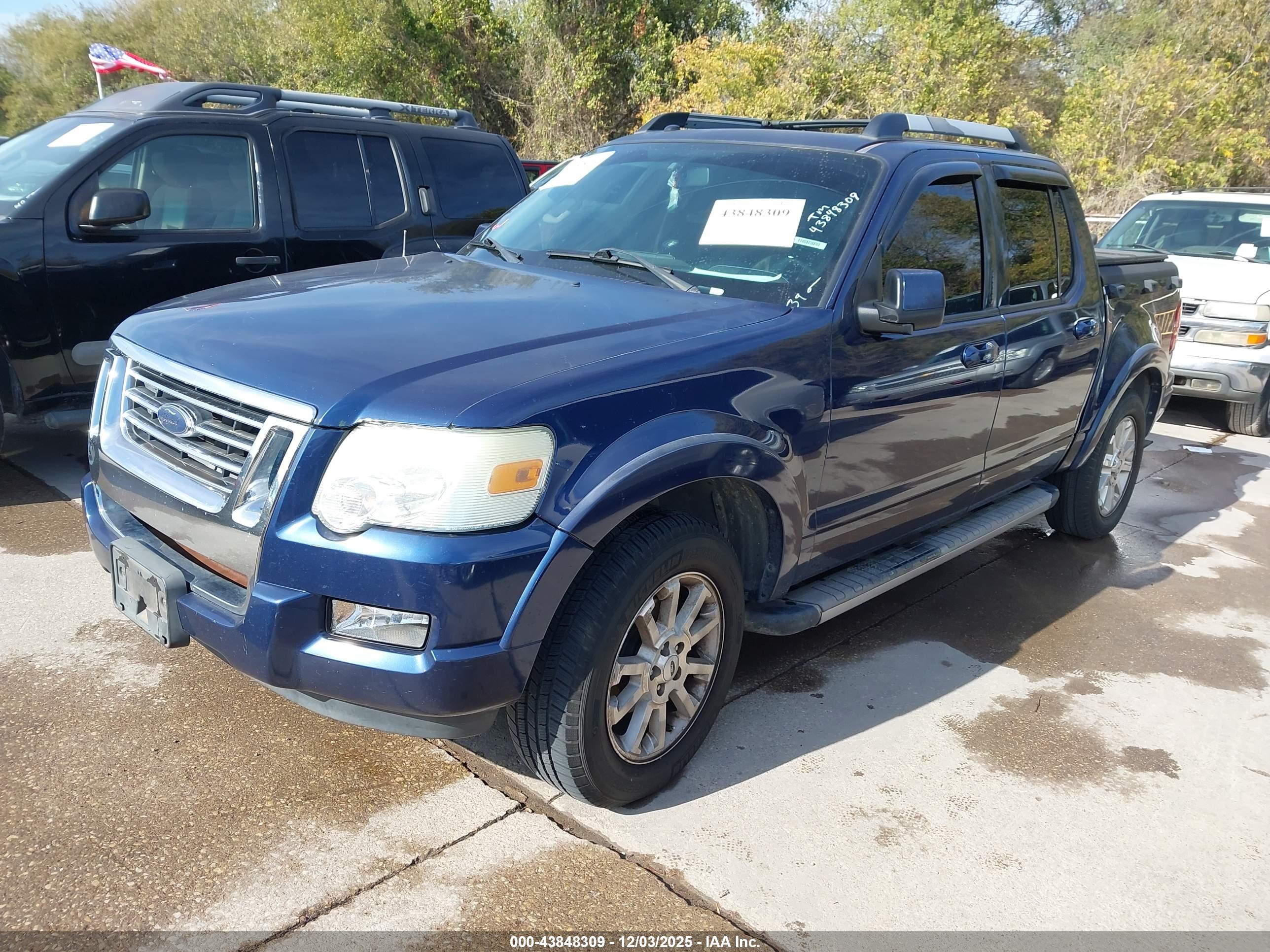 FORD EXPLORER image 2
