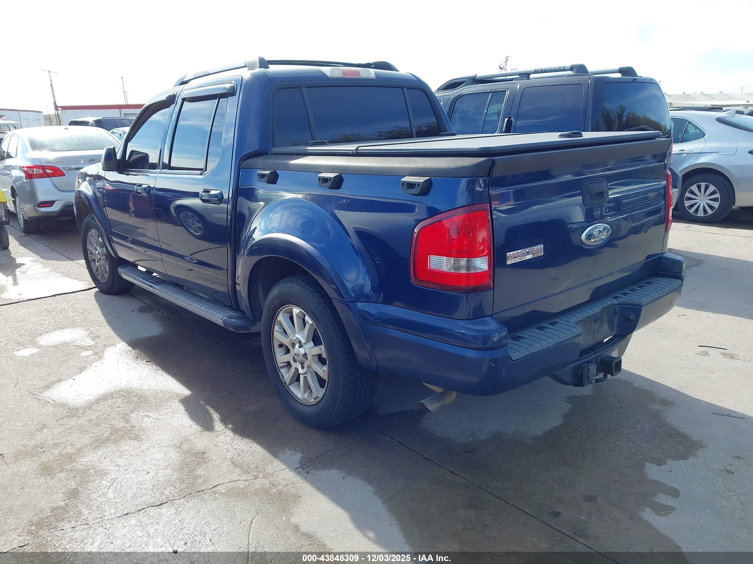 FORD EXPLORER image 3