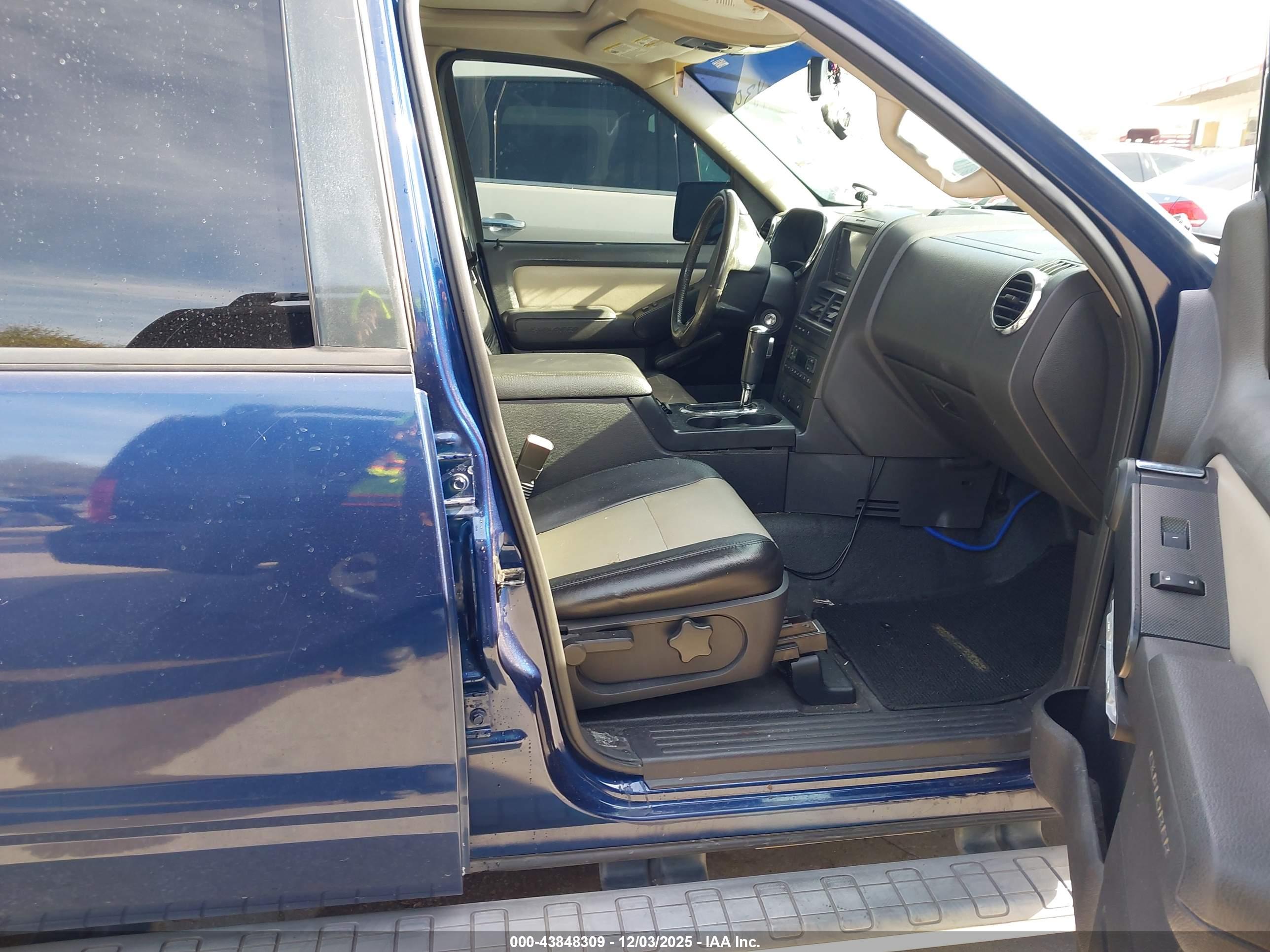 FORD EXPLORER image 5