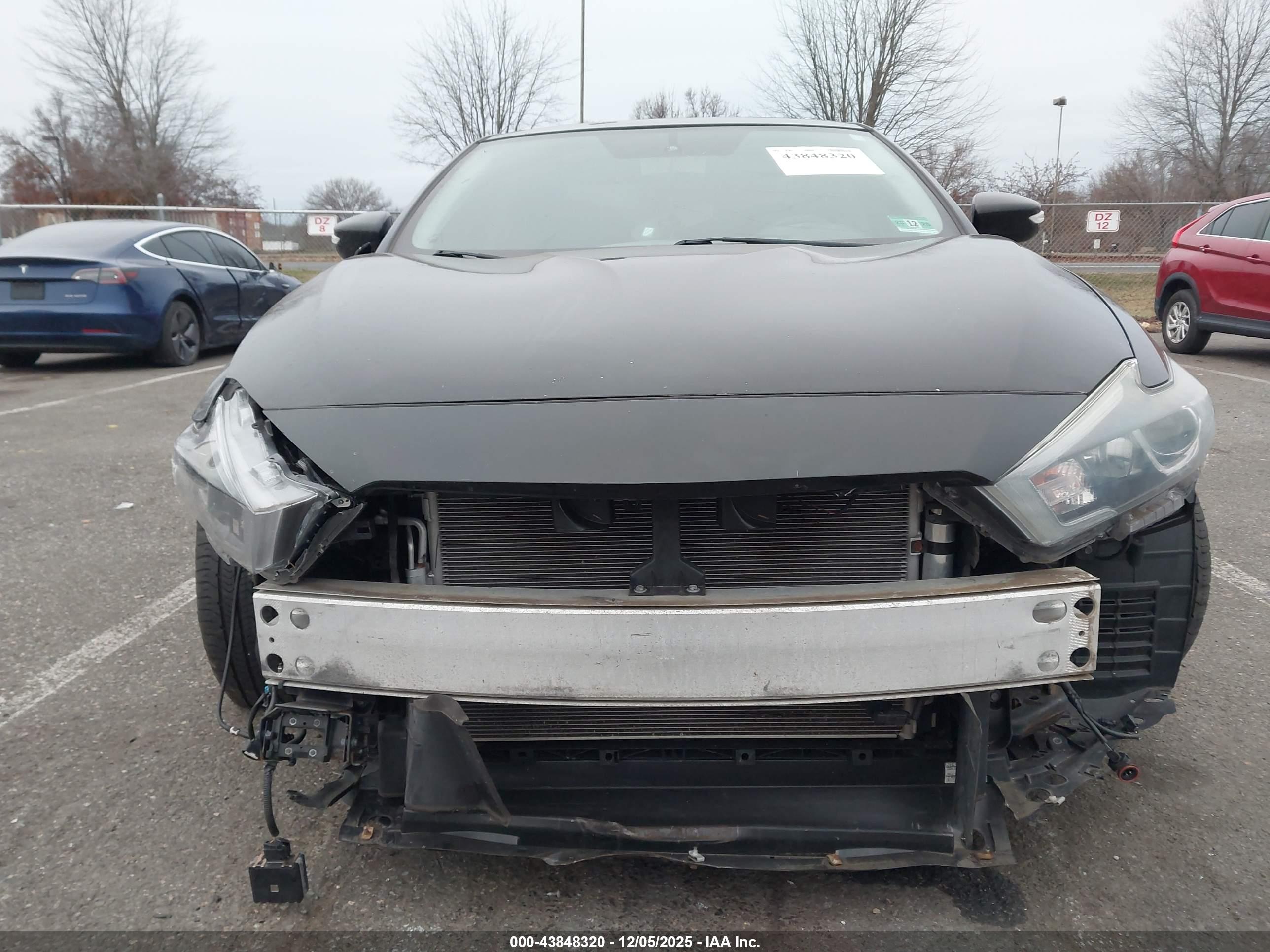 NISSAN MAXIMA image 6