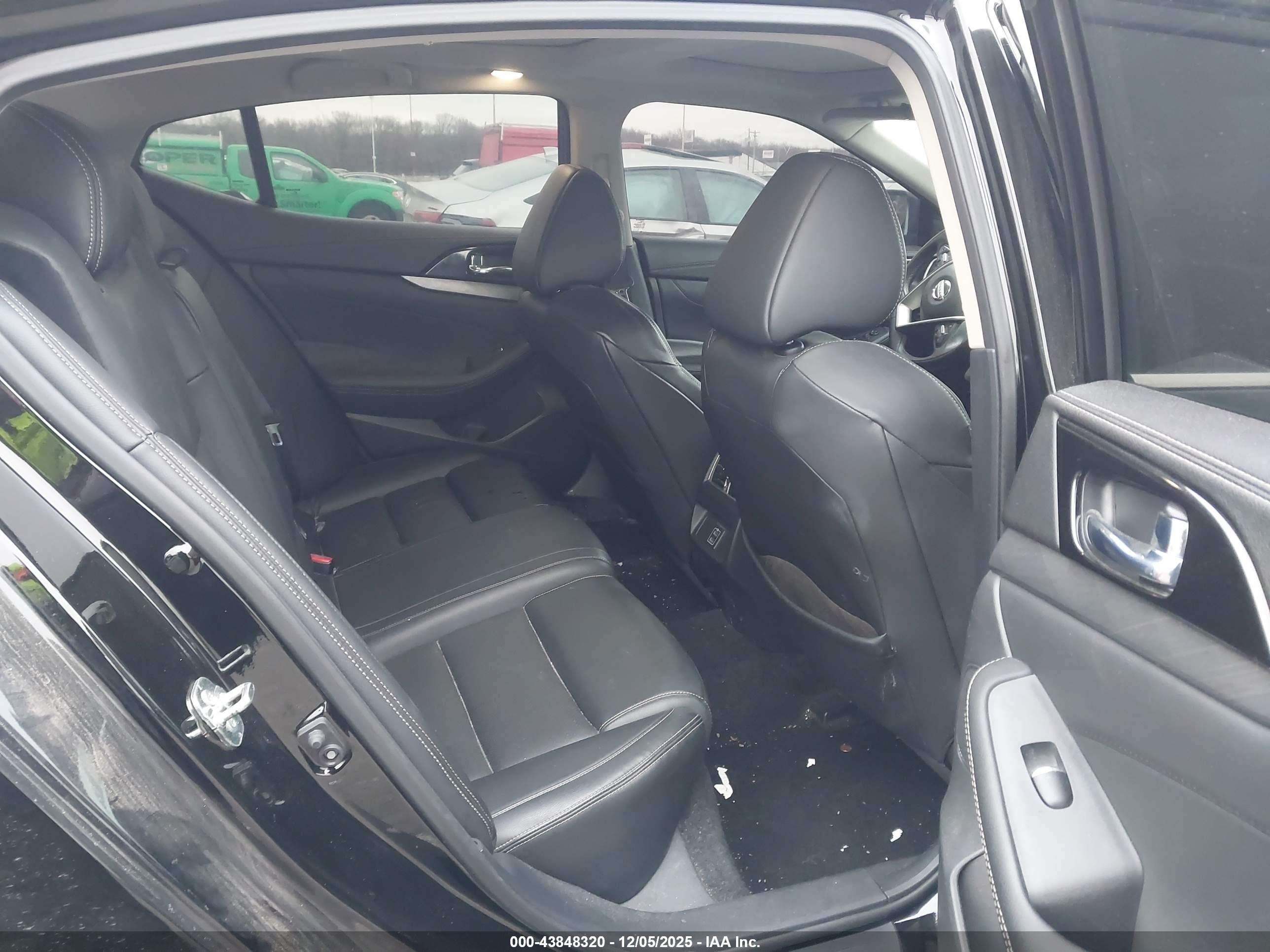 NISSAN MAXIMA image 8
