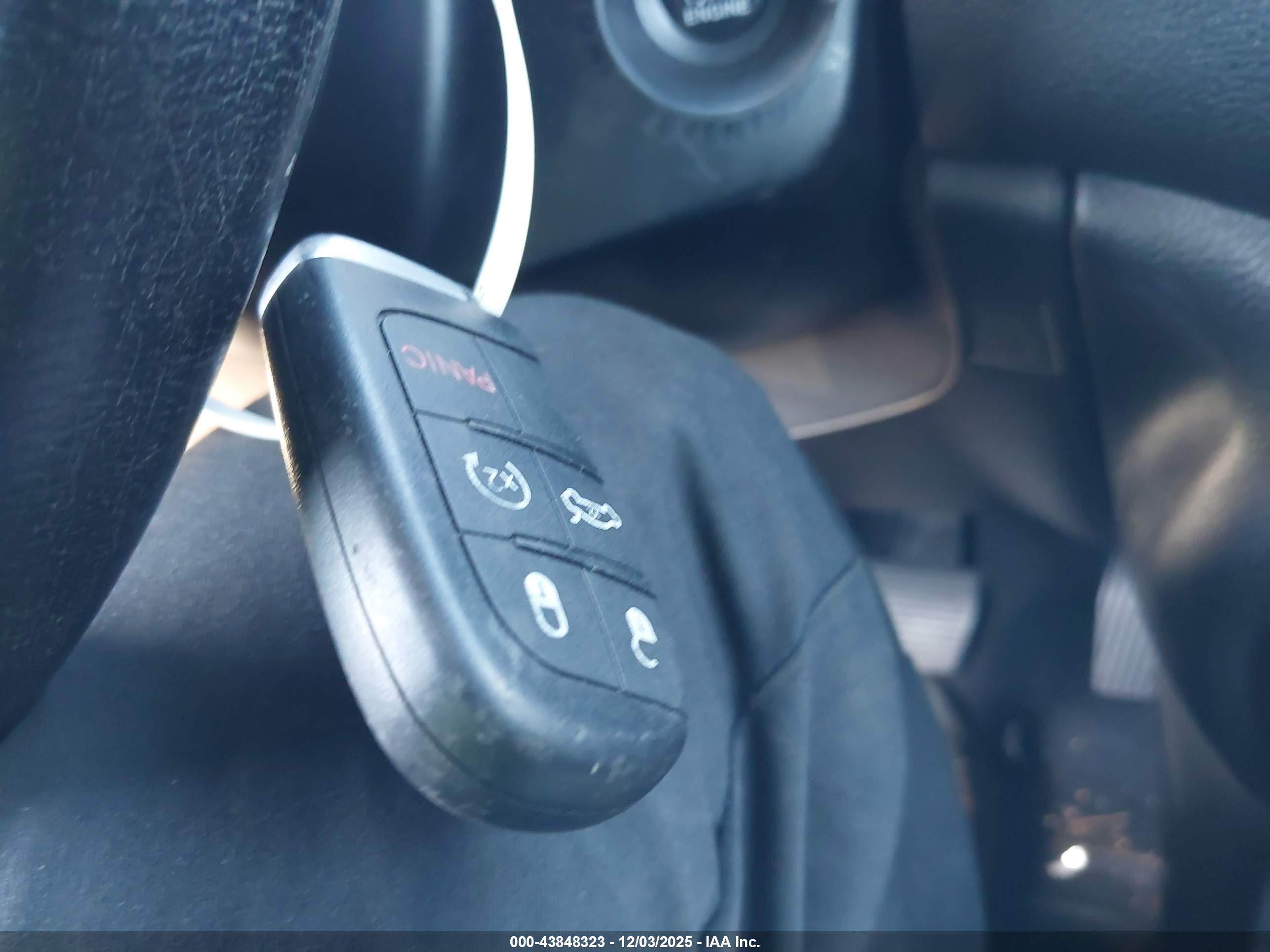 JEEP RENEGADE image 11
