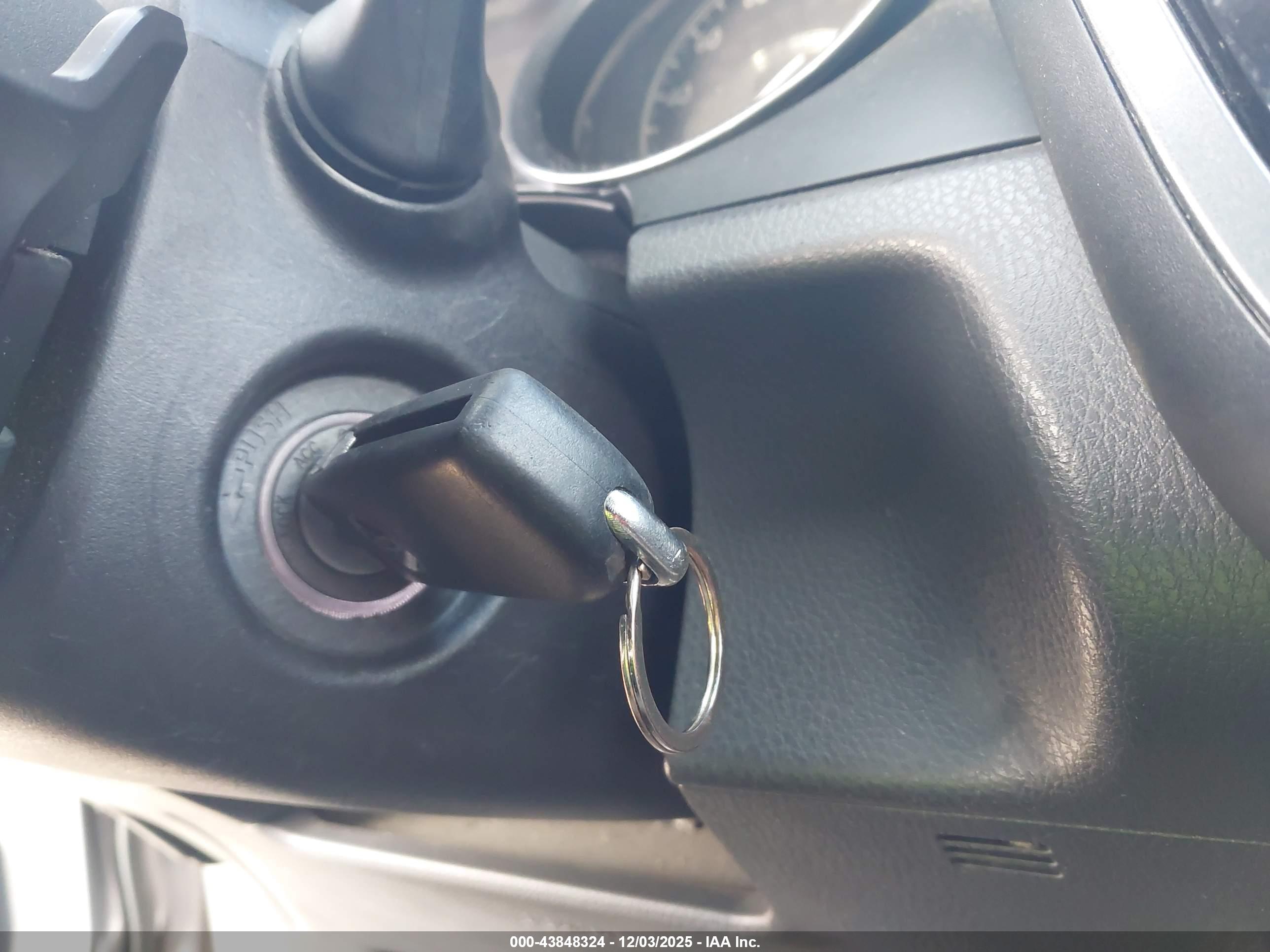 TOYOTA CAMRY image 11