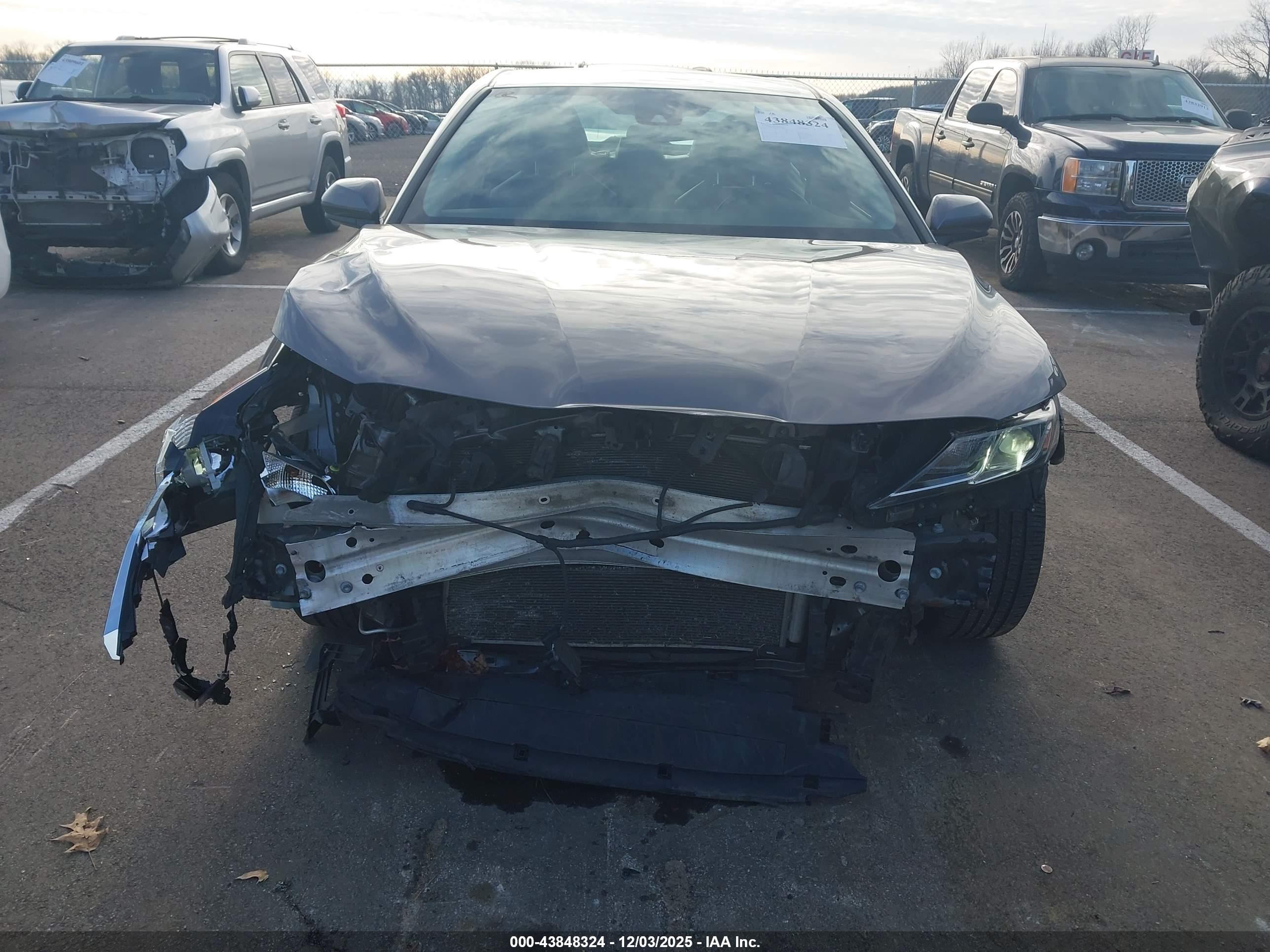 TOYOTA CAMRY image 6