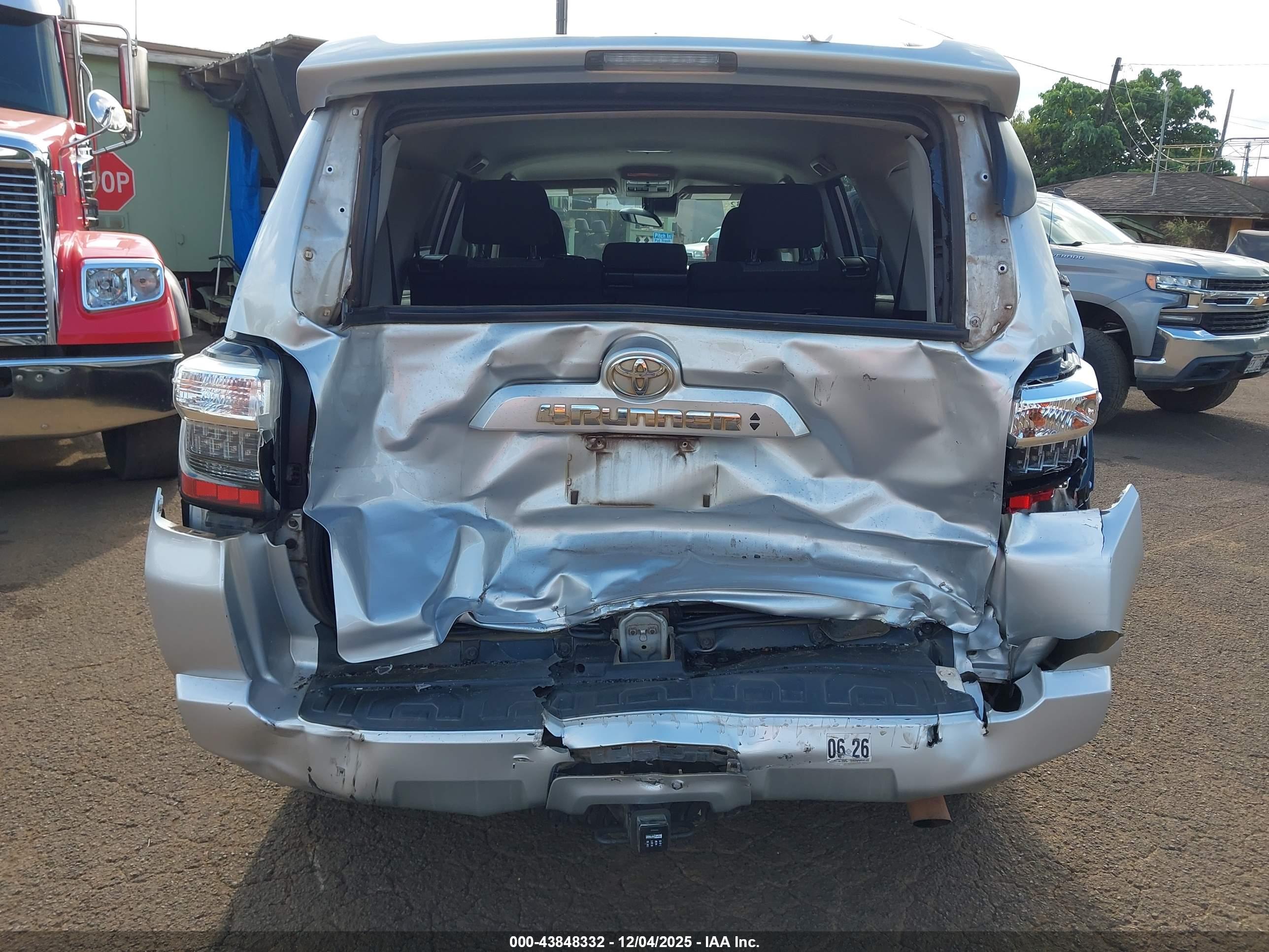 TOYOTA 4RUNNER image 6