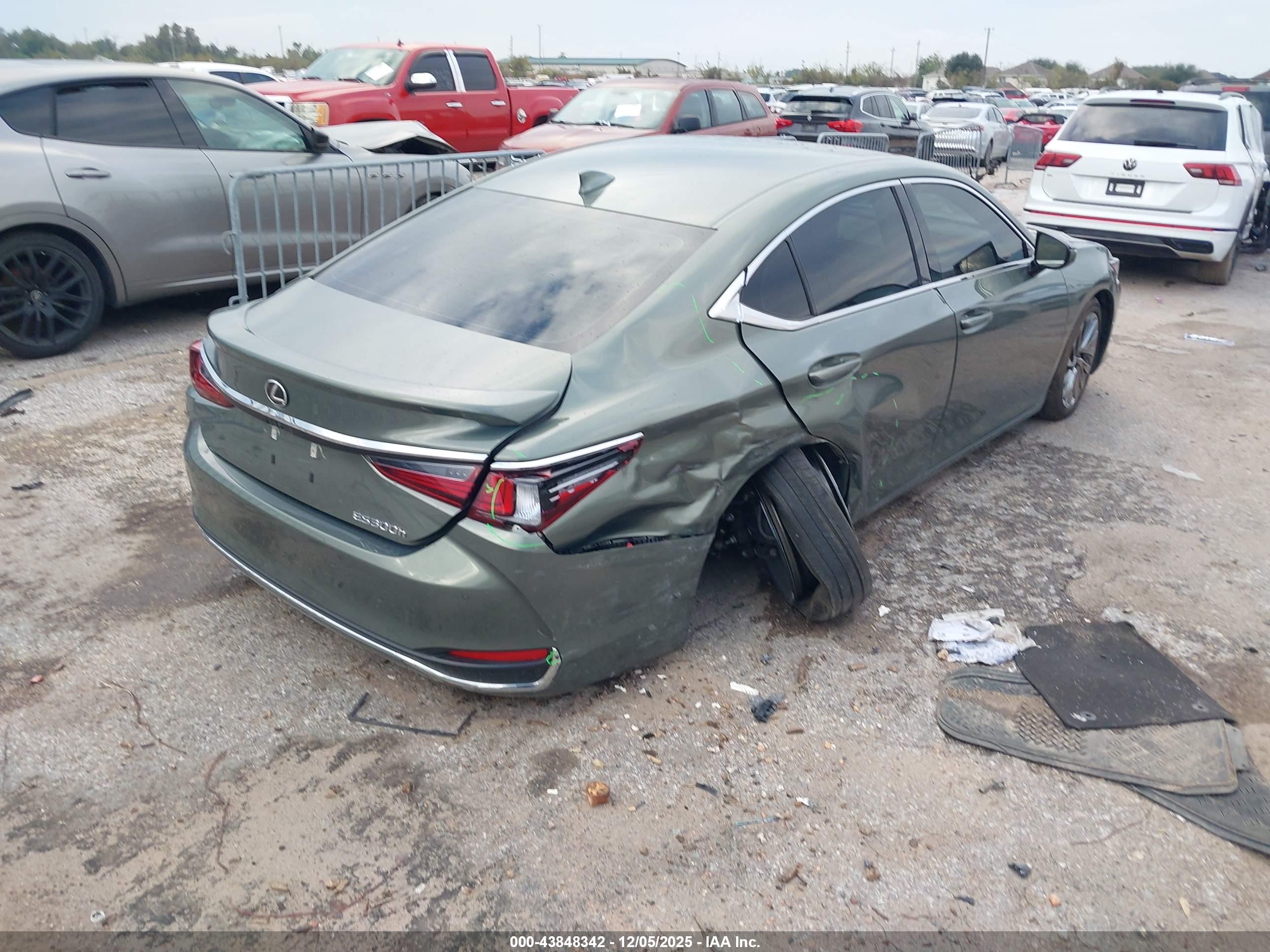 LEXUS ES image 4
