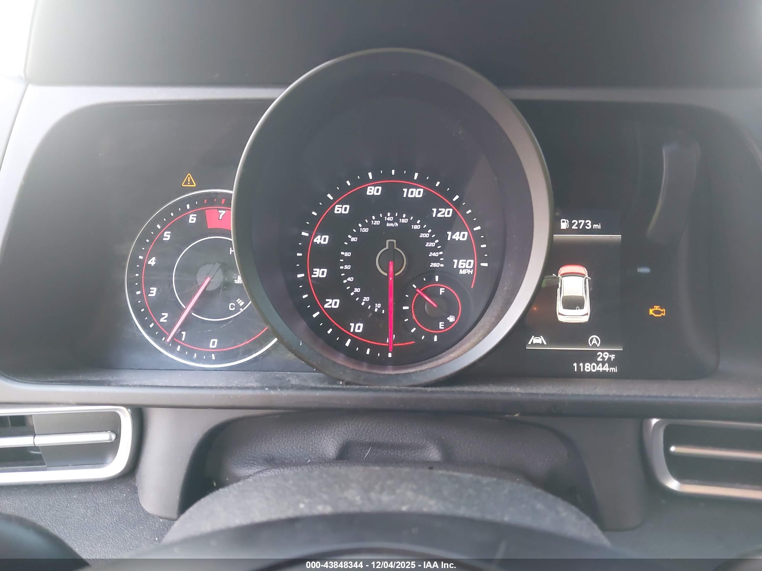 HYUNDAI ELANTRA image 7