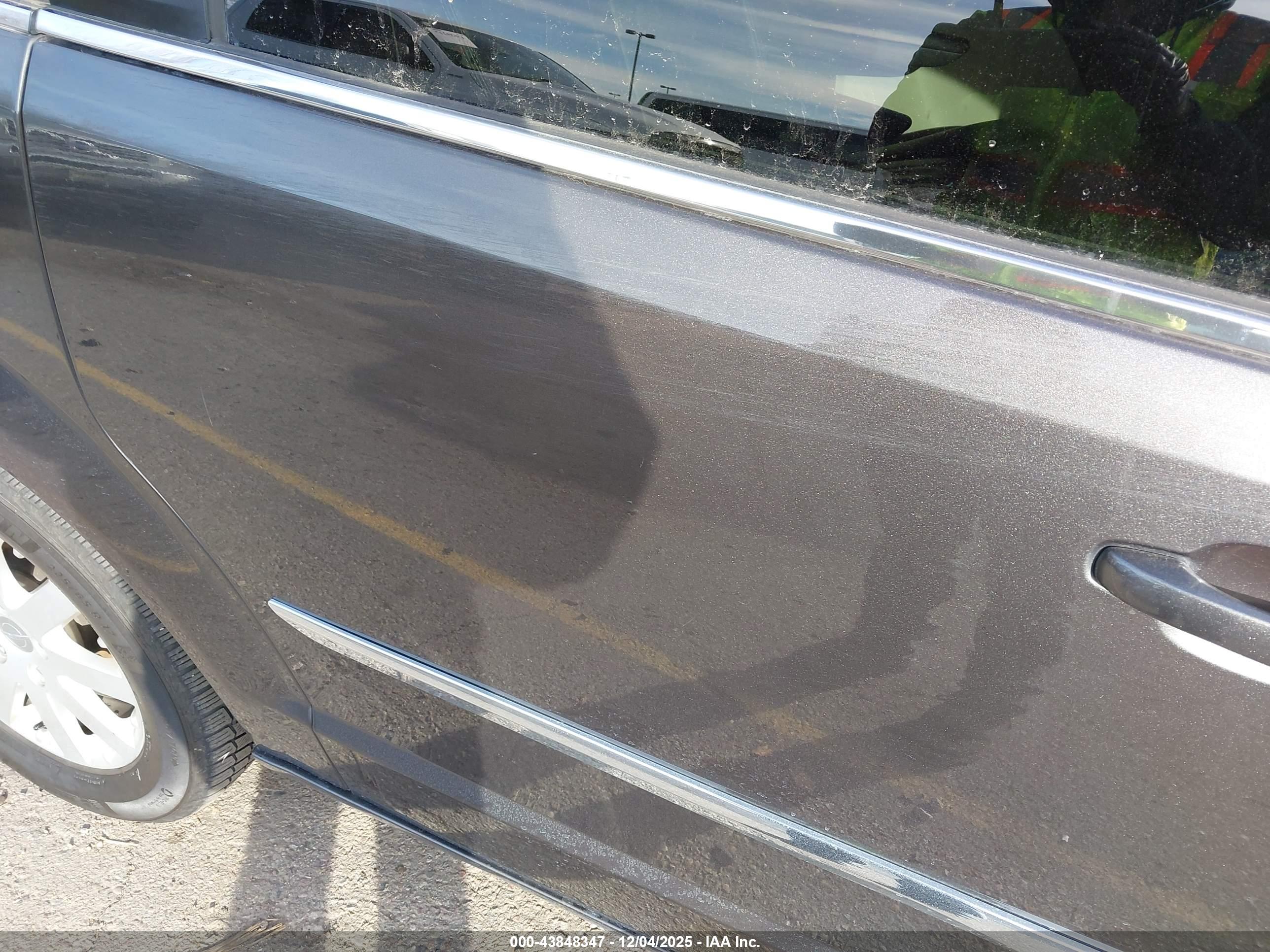CHRYSLER TOWN image 6