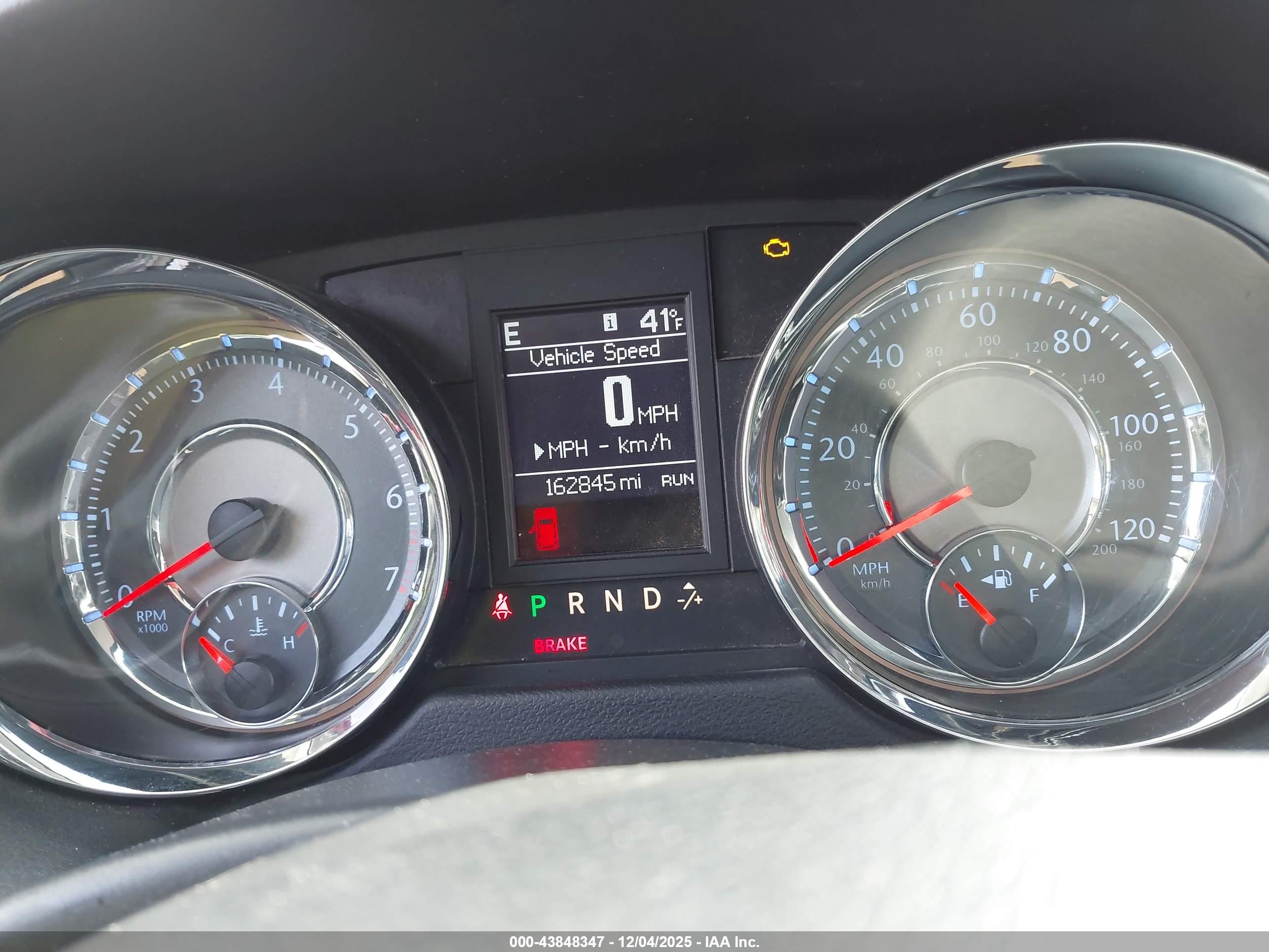 CHRYSLER TOWN image 7