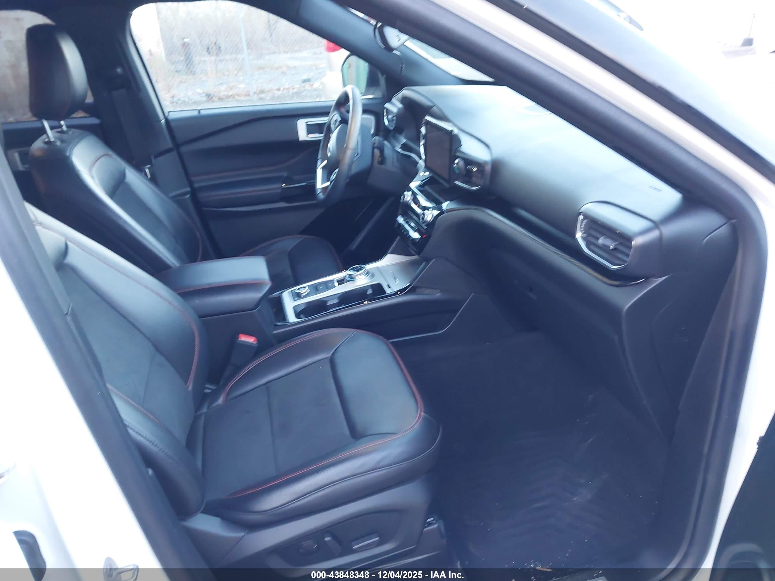 FORD EXPLORER image 5