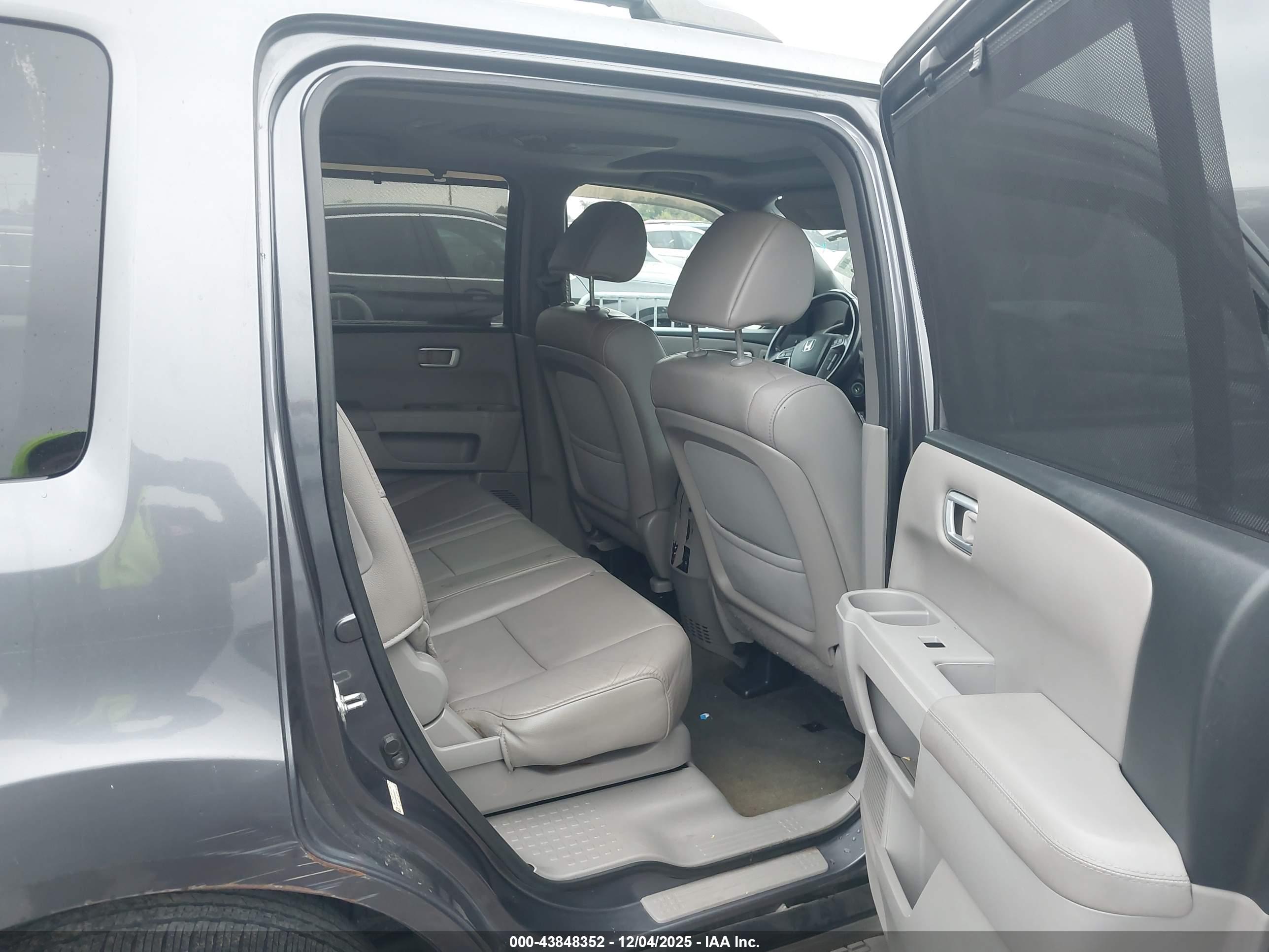 HONDA PILOT image 8