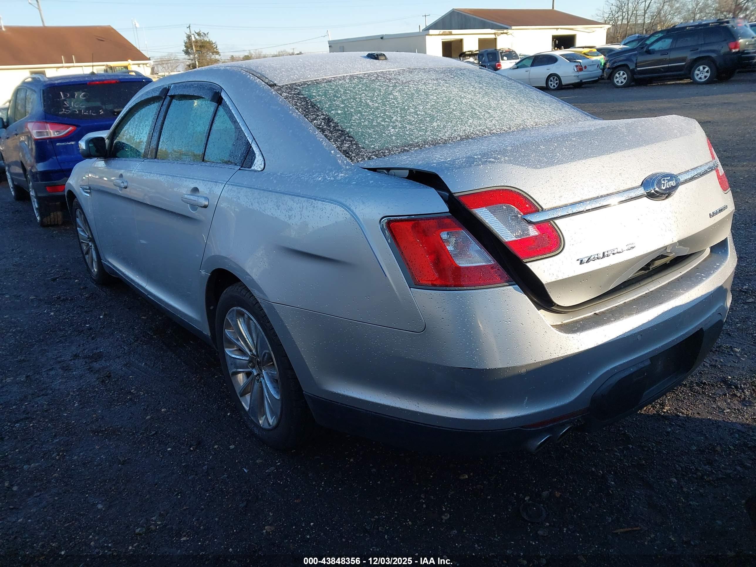 FORD TAURUS image 3