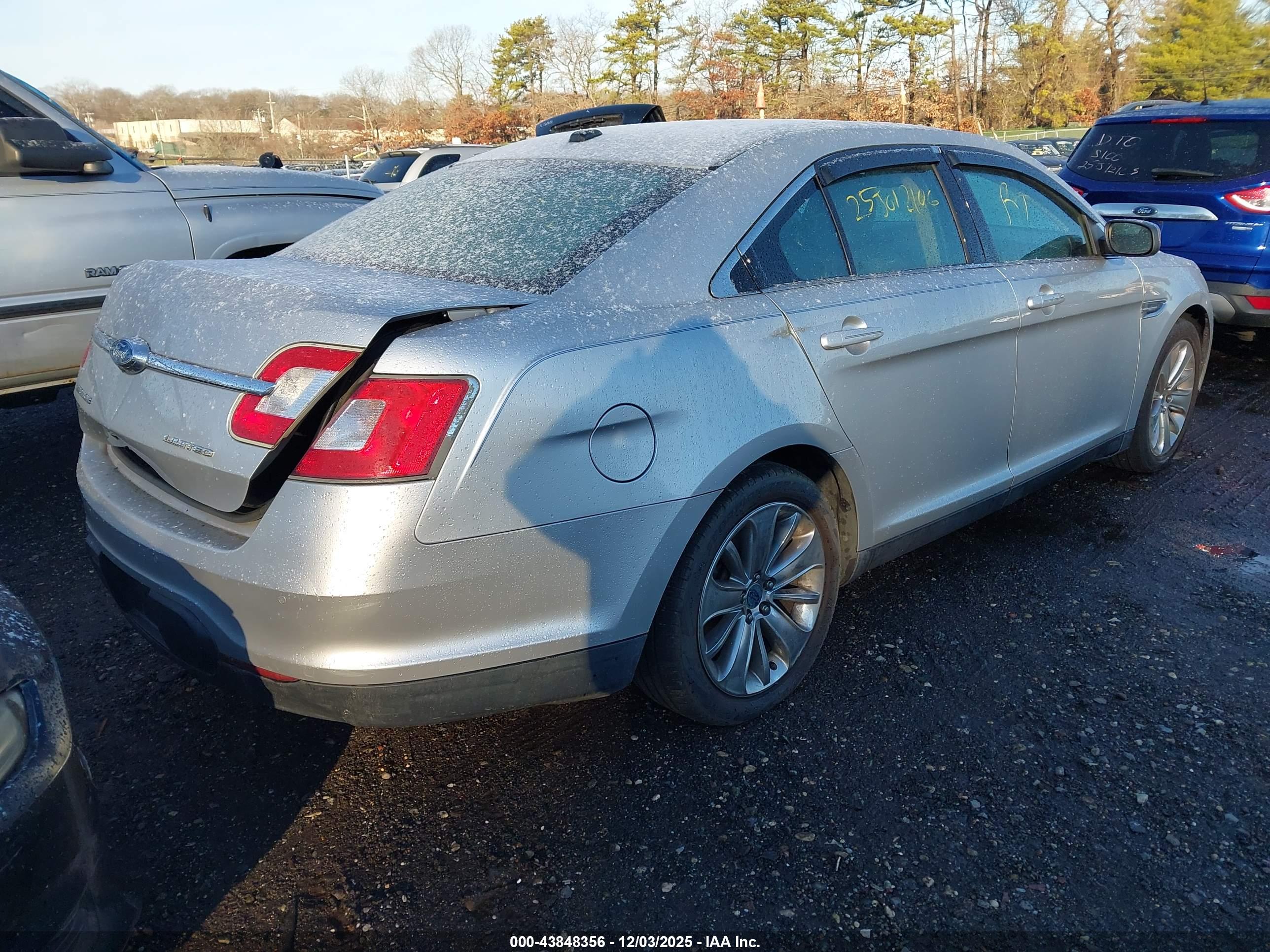 FORD TAURUS image 4