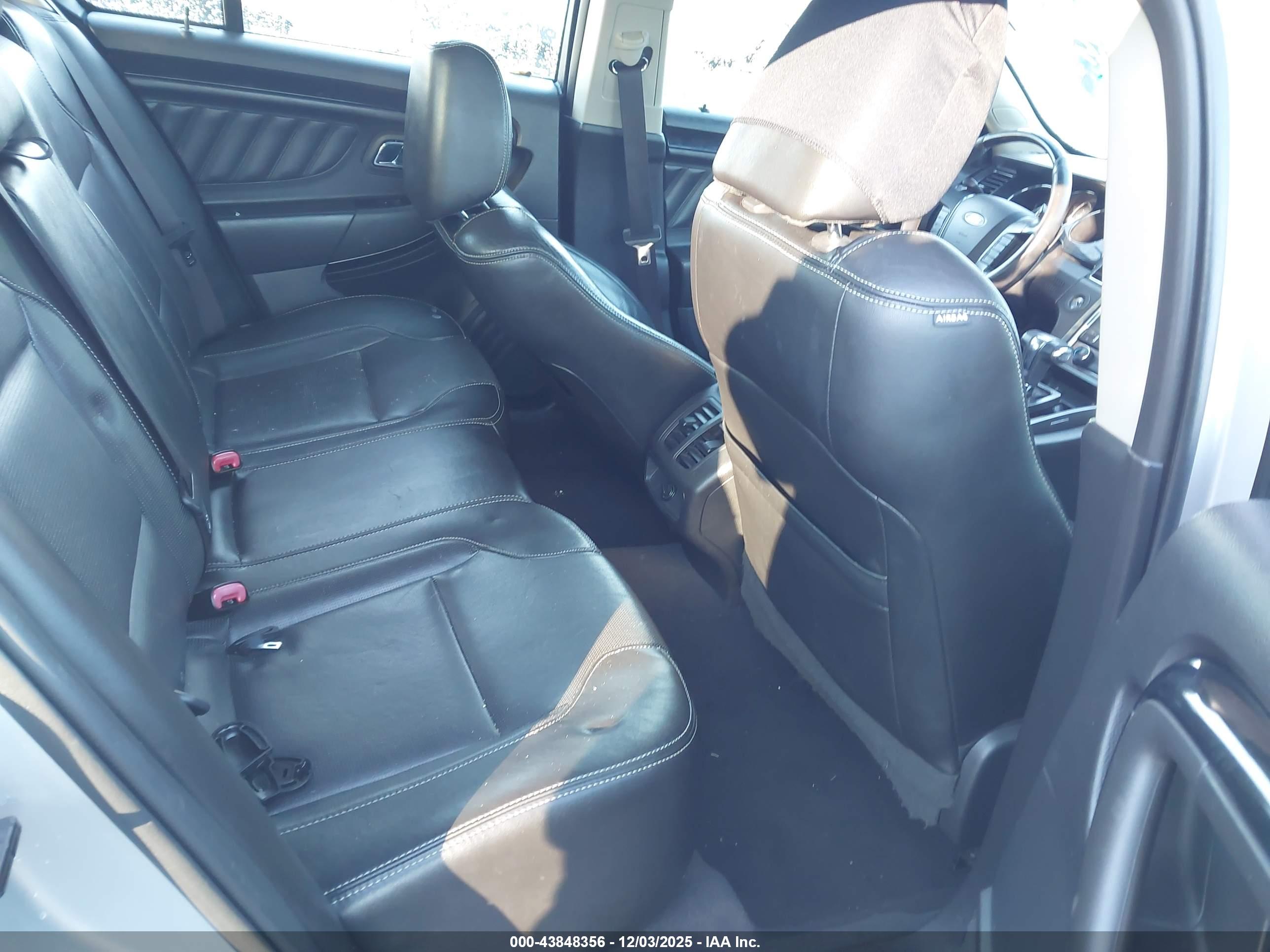 FORD TAURUS image 8