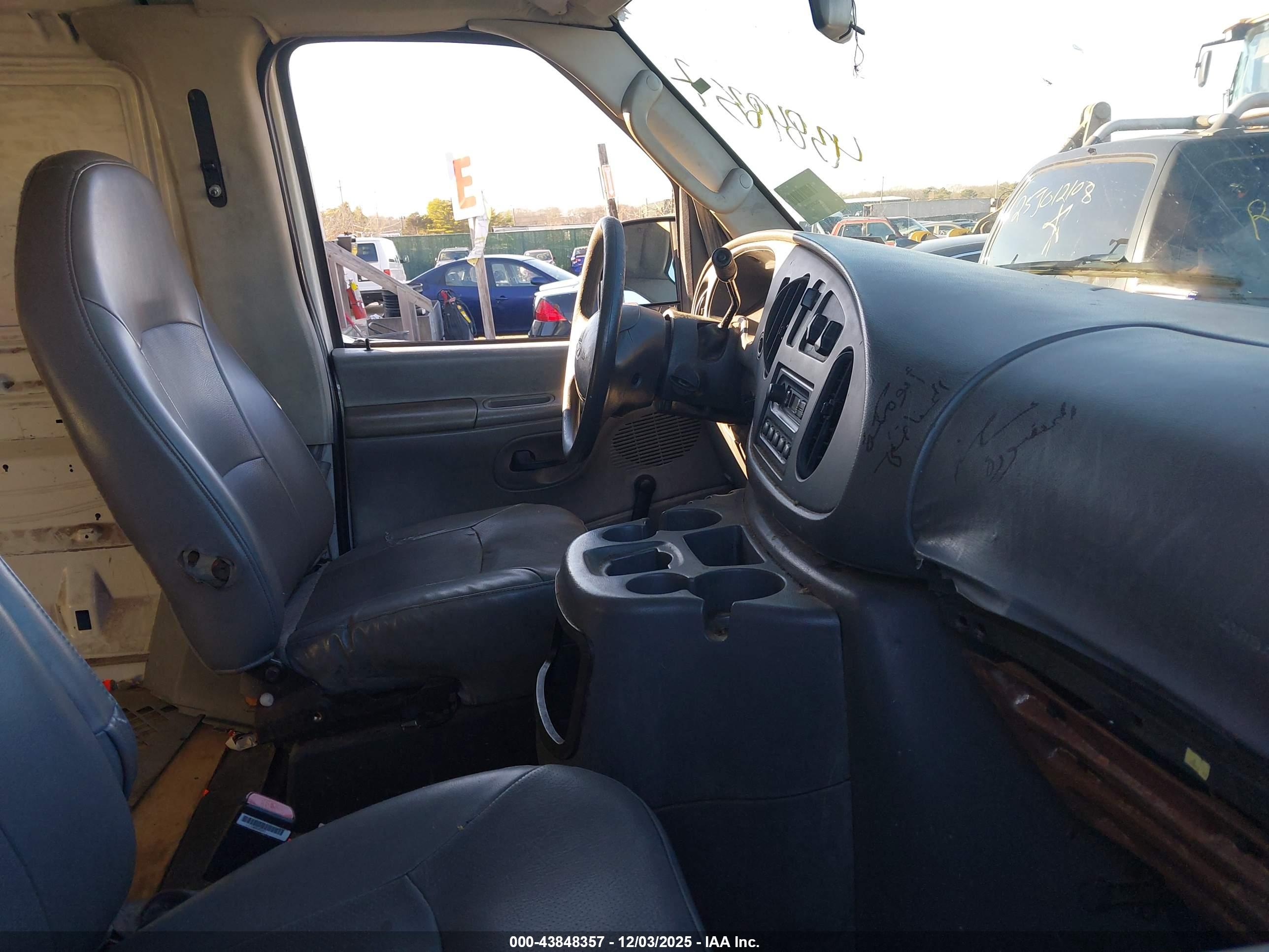 FORD E-350 image 5