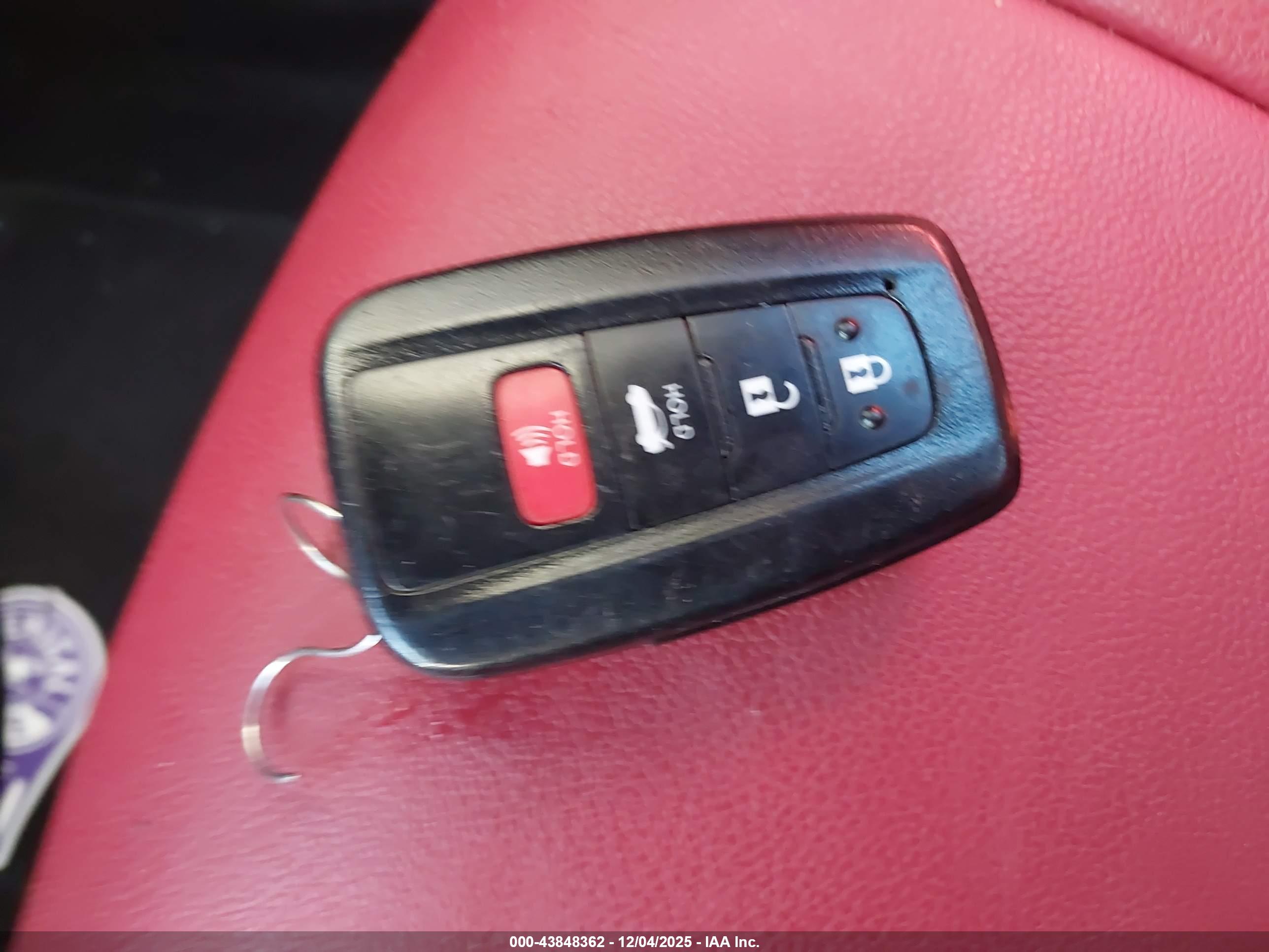 TOYOTA CAMRY image 11